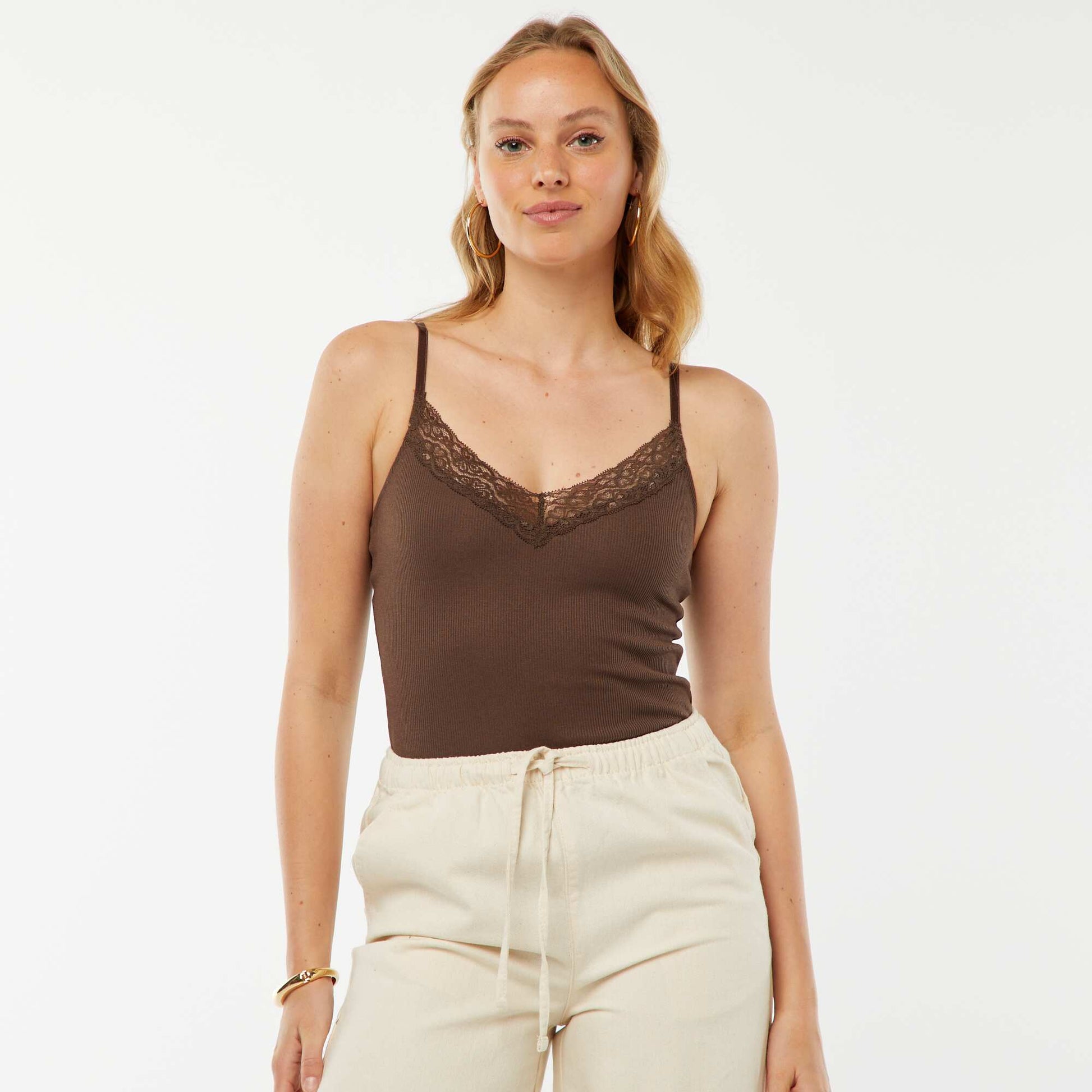Body côtelé uni avec dentelle MARRON