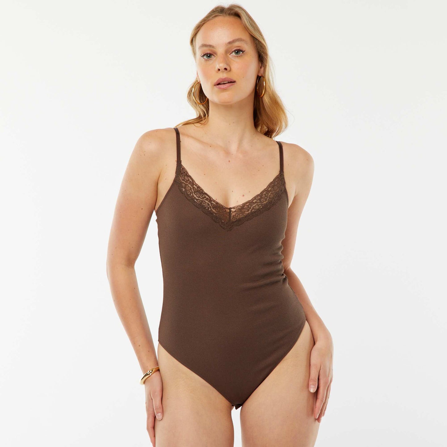 Body côtelé uni avec dentelle MARRON