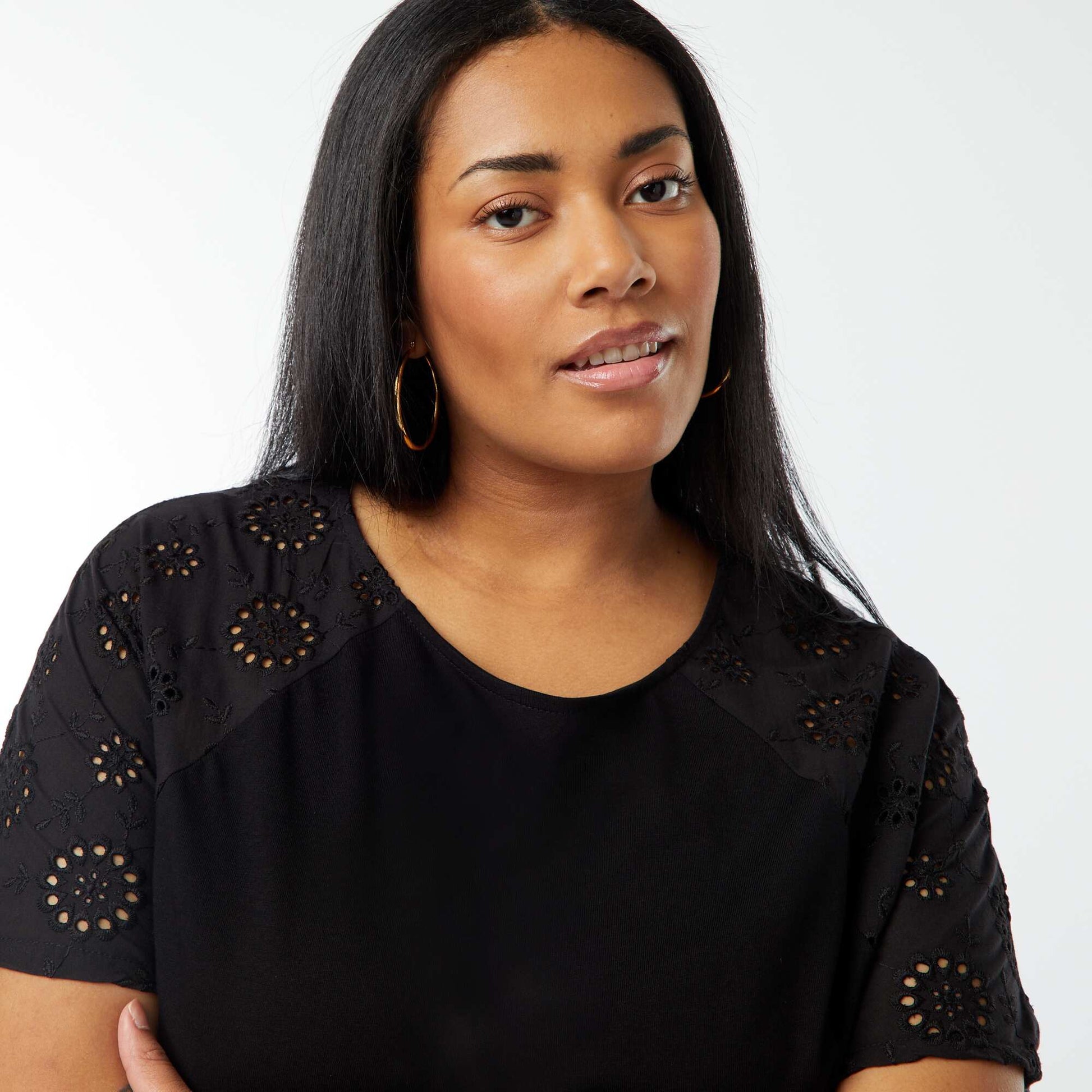 Robe en coton avec broderies NOIR