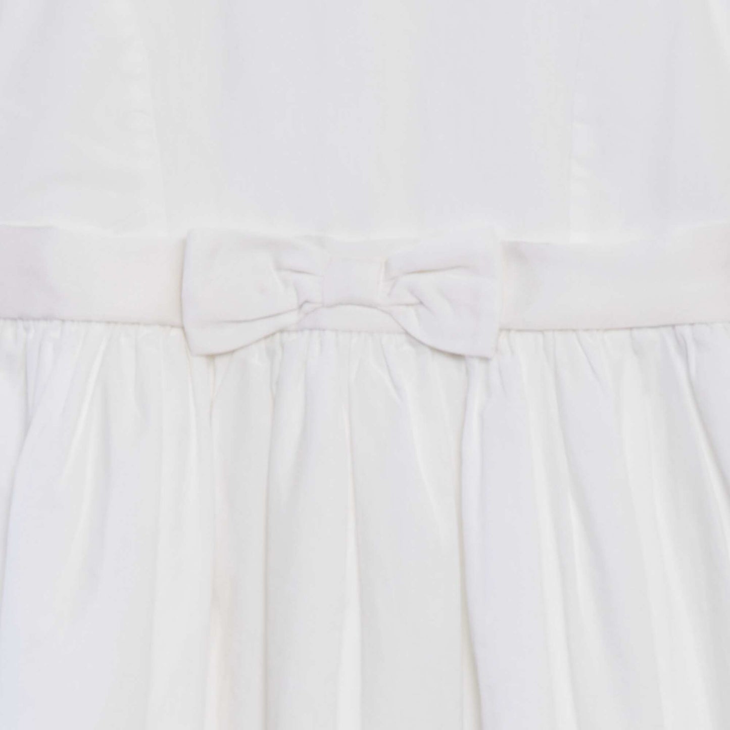 Robe évasée avec ceinture satinée BLANC