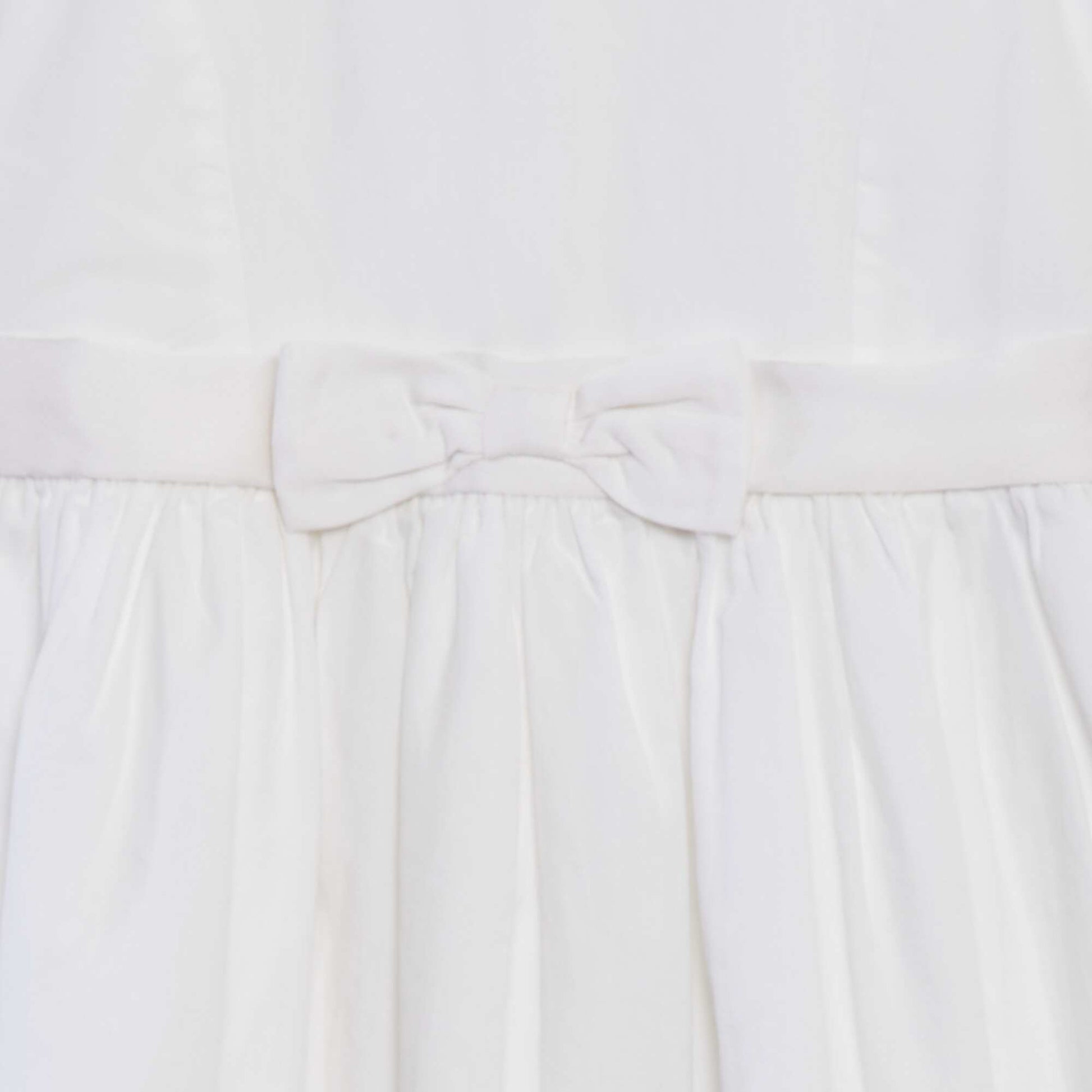 Robe évasée avec ceinture satinée BLANC