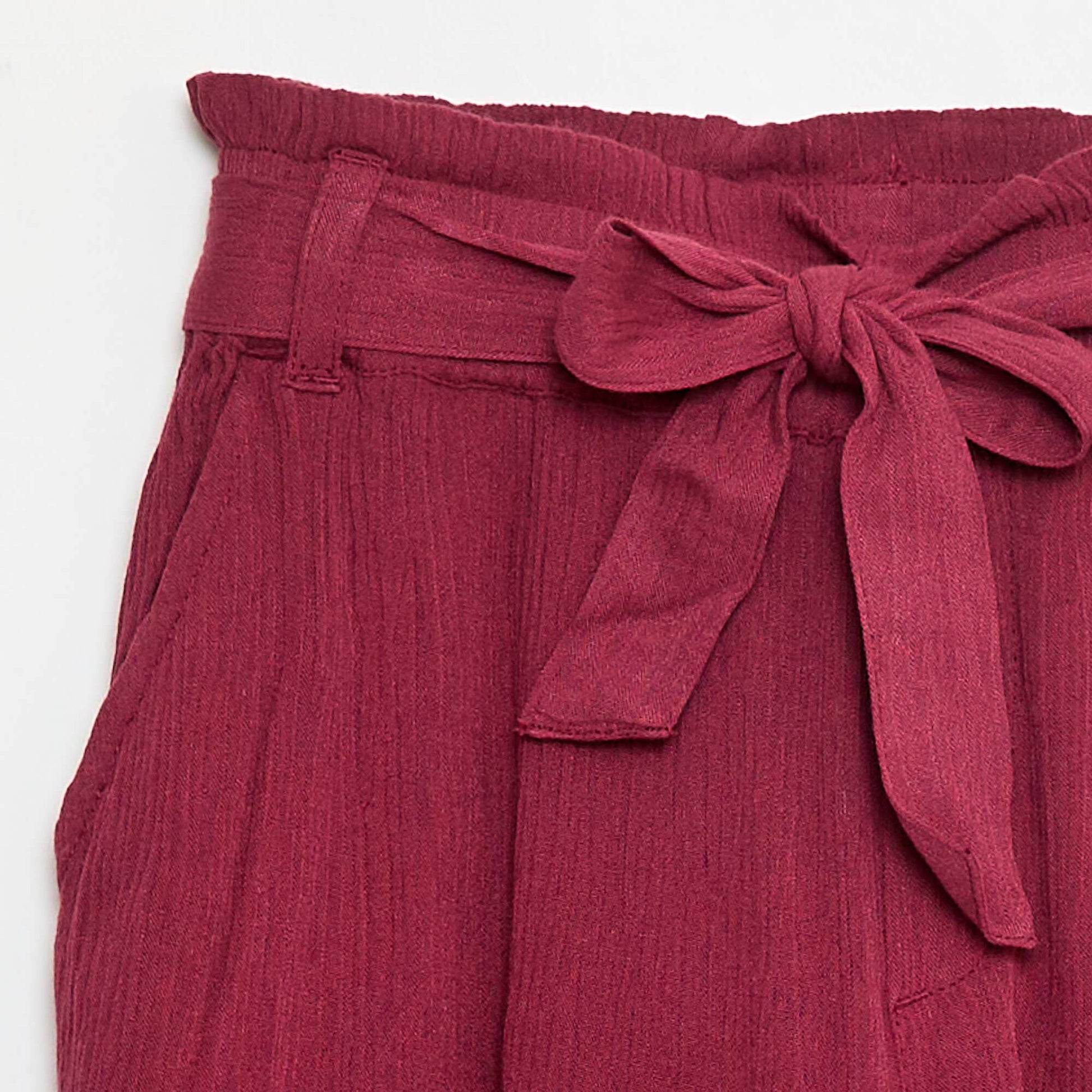 Short léger avec nœud uni ROUGE