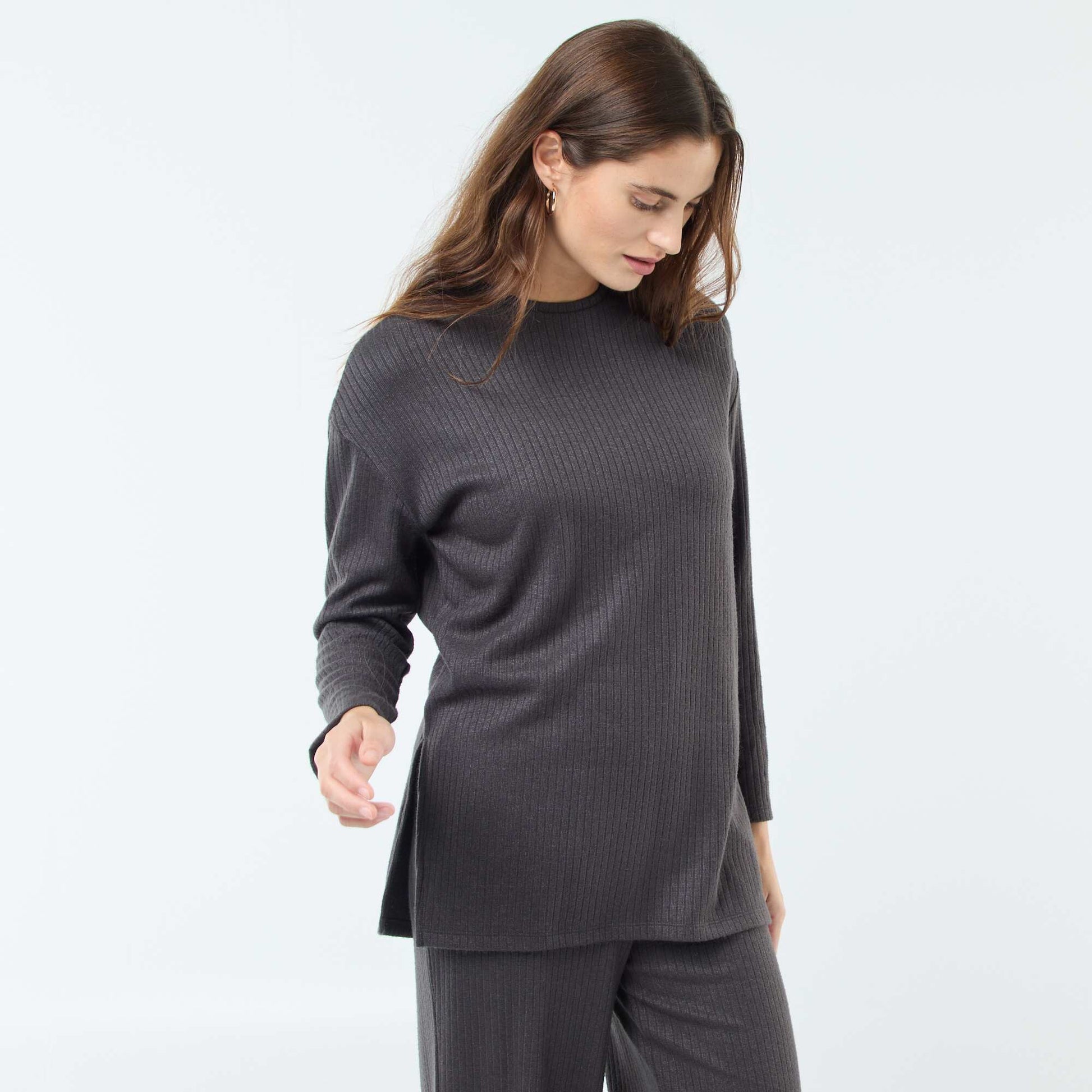 Pull en maille côtelée forme rallongée GRIS