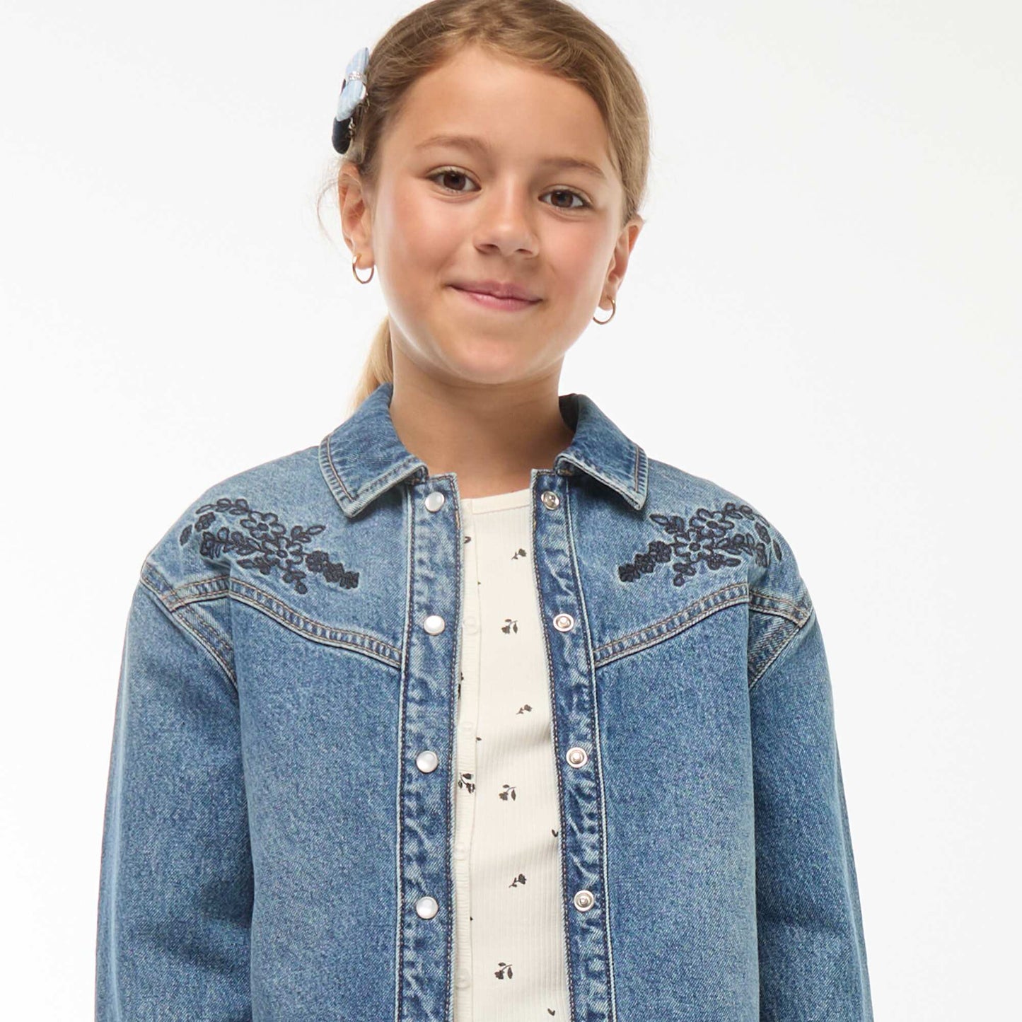 Chemise en jean avec broderies BLEU