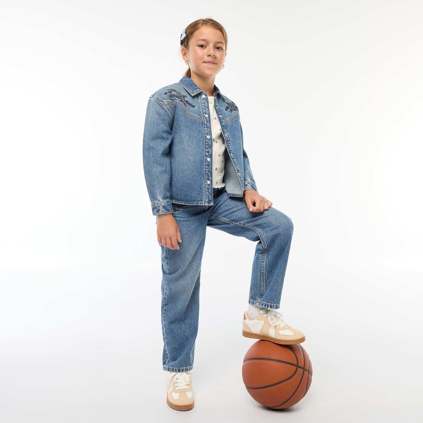 Chemise en jean avec broderies BLEU