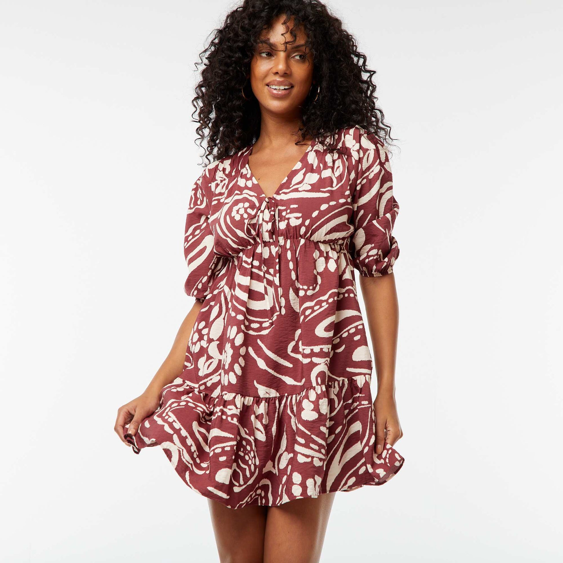 Robe courte à manches 3/4 et à motif ROUGE
