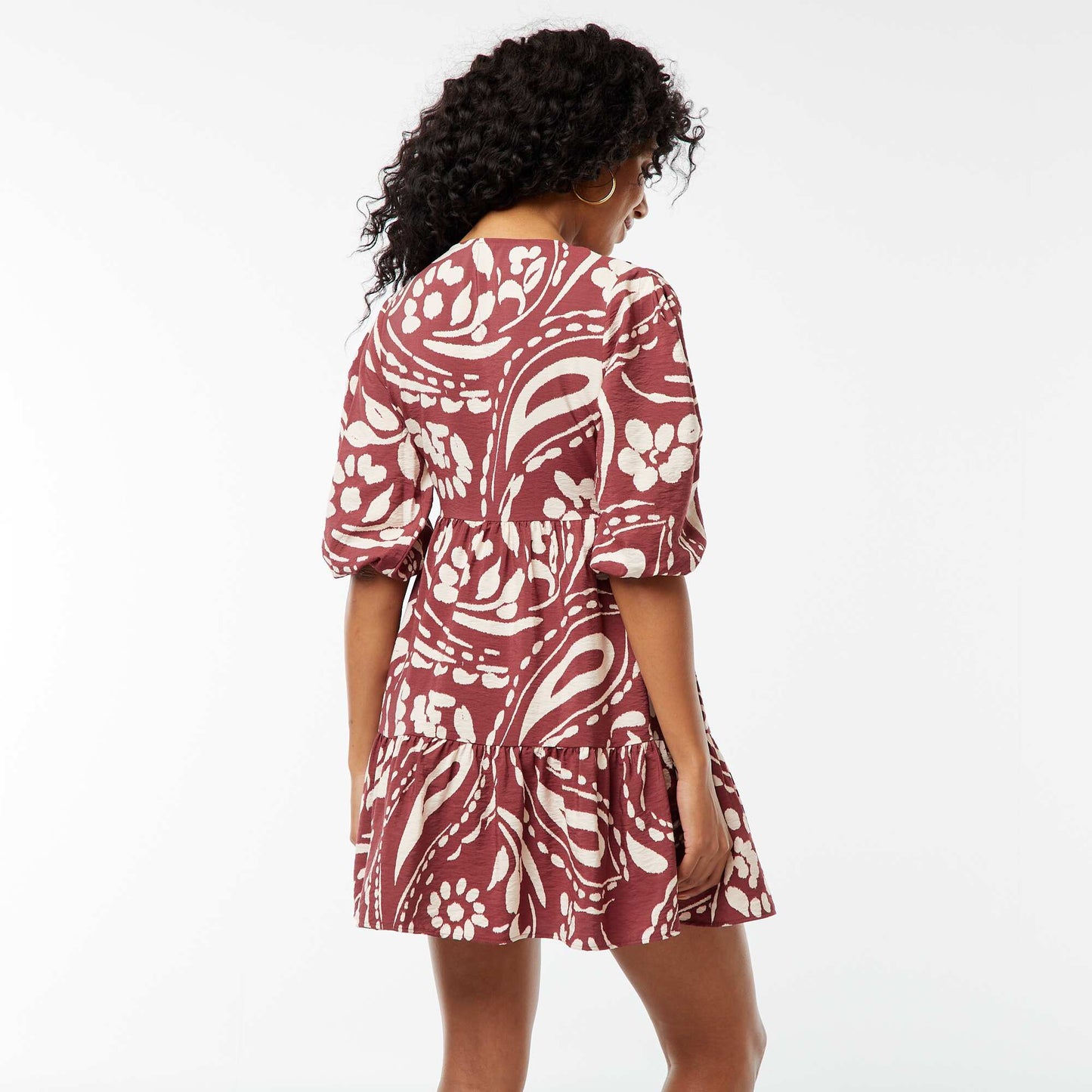 Robe courte à manches 3/4 et à motif ROUGE