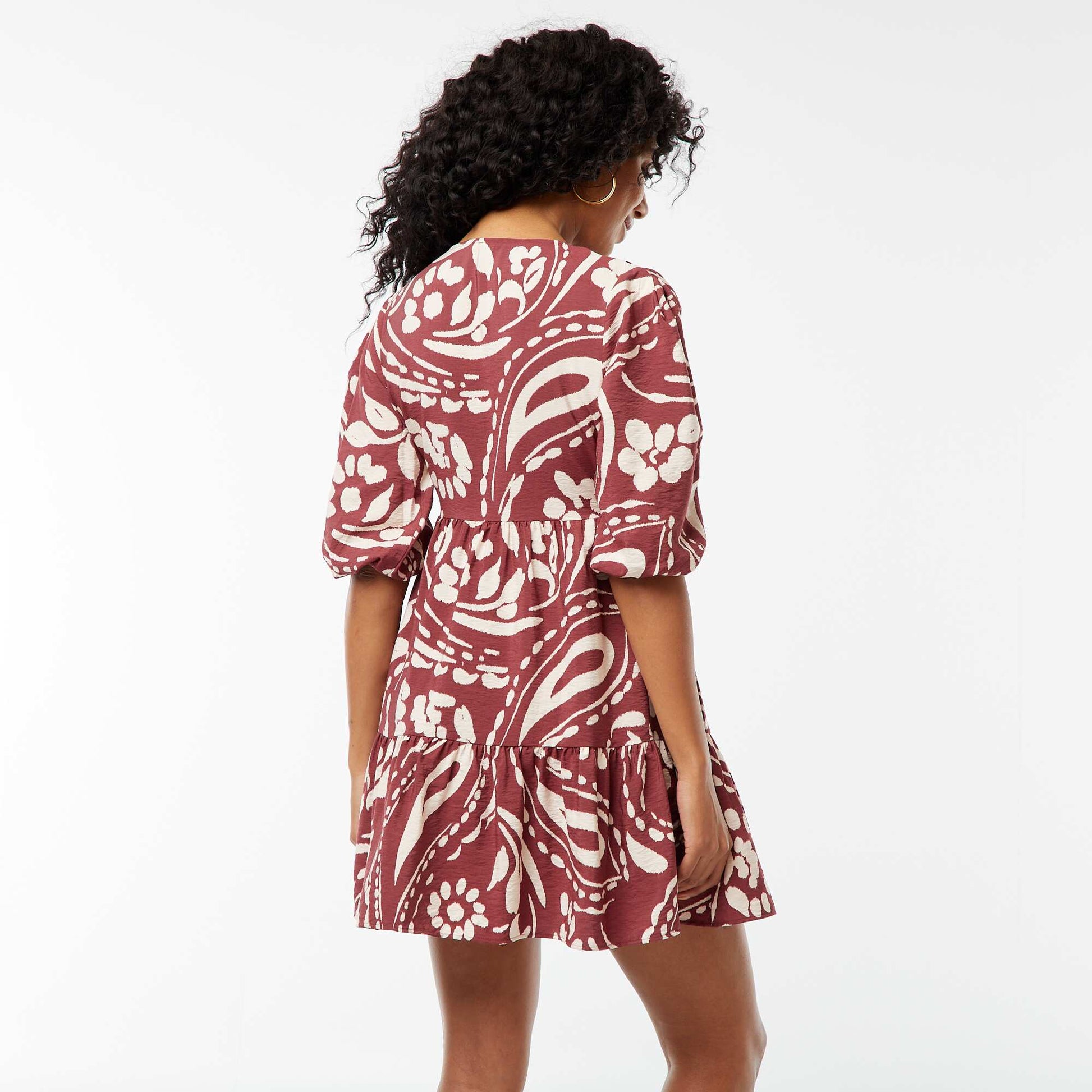 Robe courte à manches 3/4 et à motif ROUGE