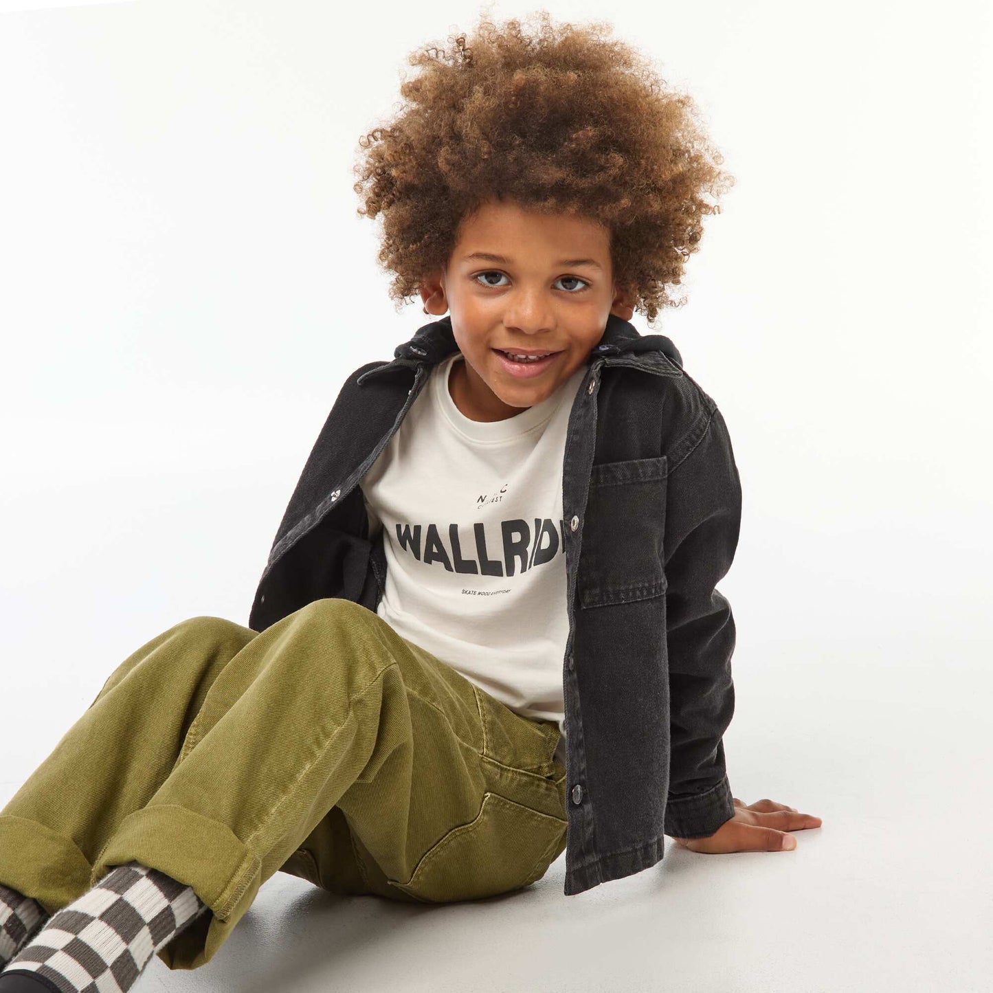 Veste en jean avec capuche GRIS