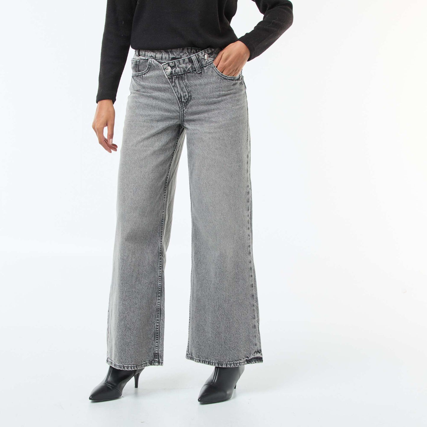 Jean large avec double ouverture boutonnée GRIS