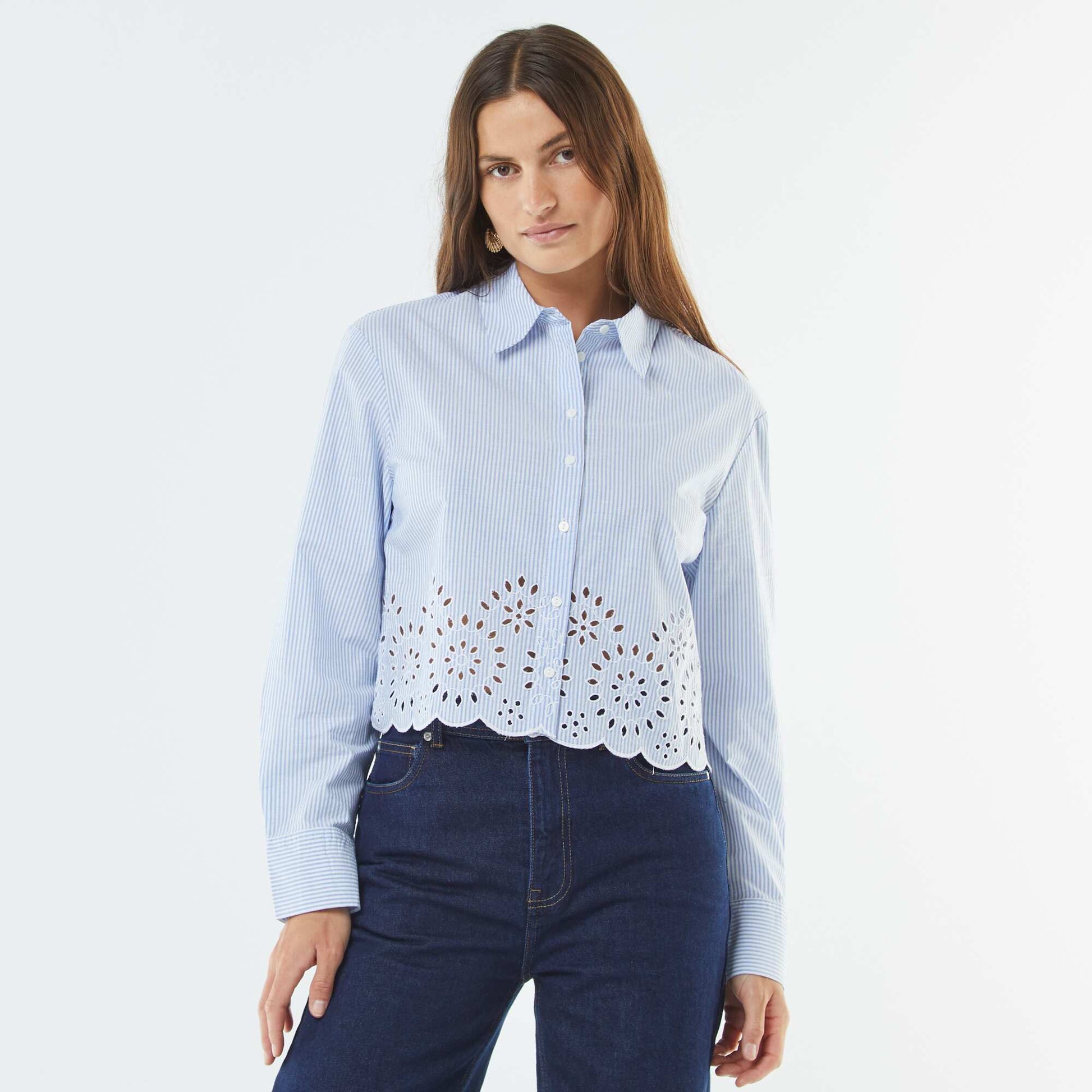 Chemise à rayures avec broderies sur le bas BLEU