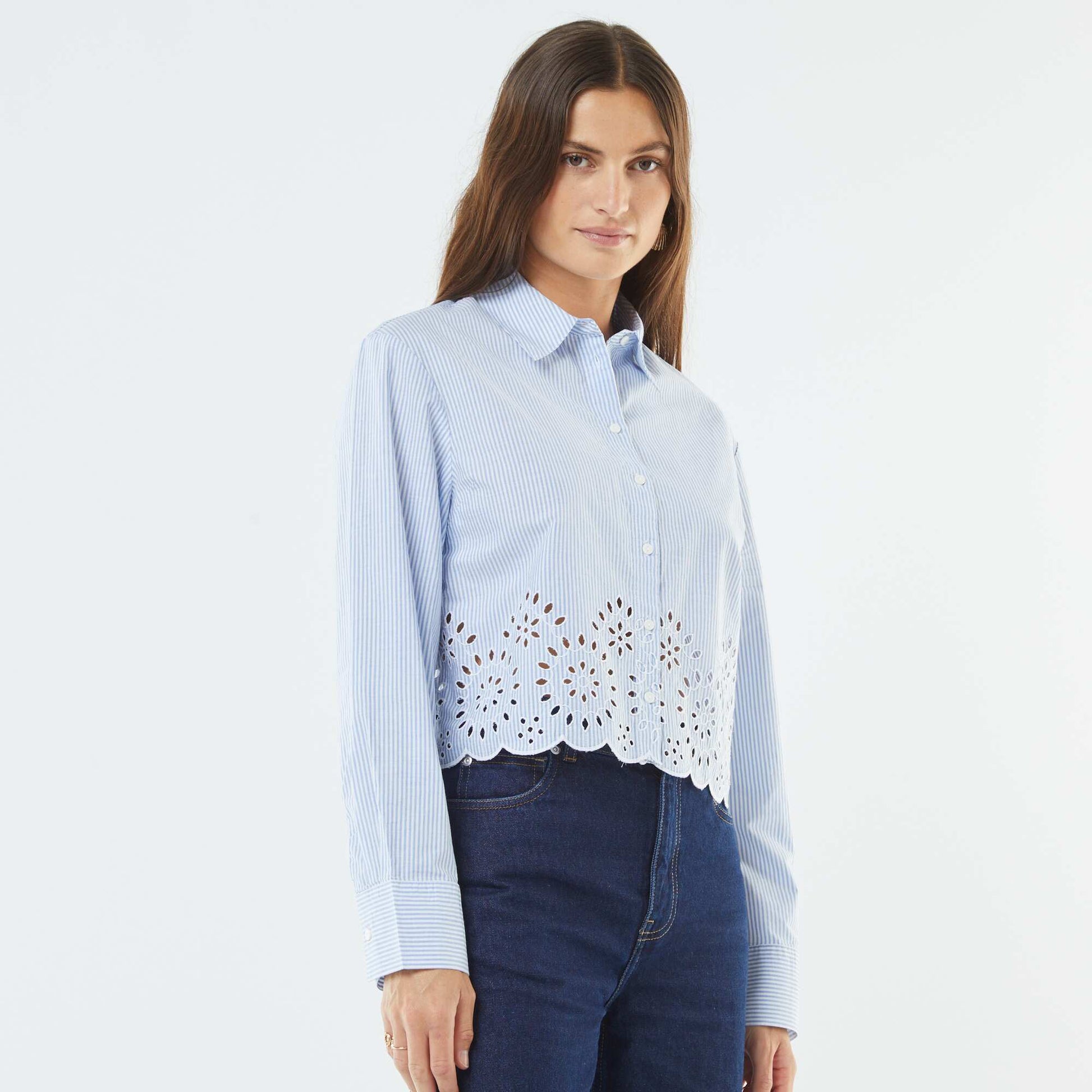 Chemise à rayures avec broderies sur le bas BLEU