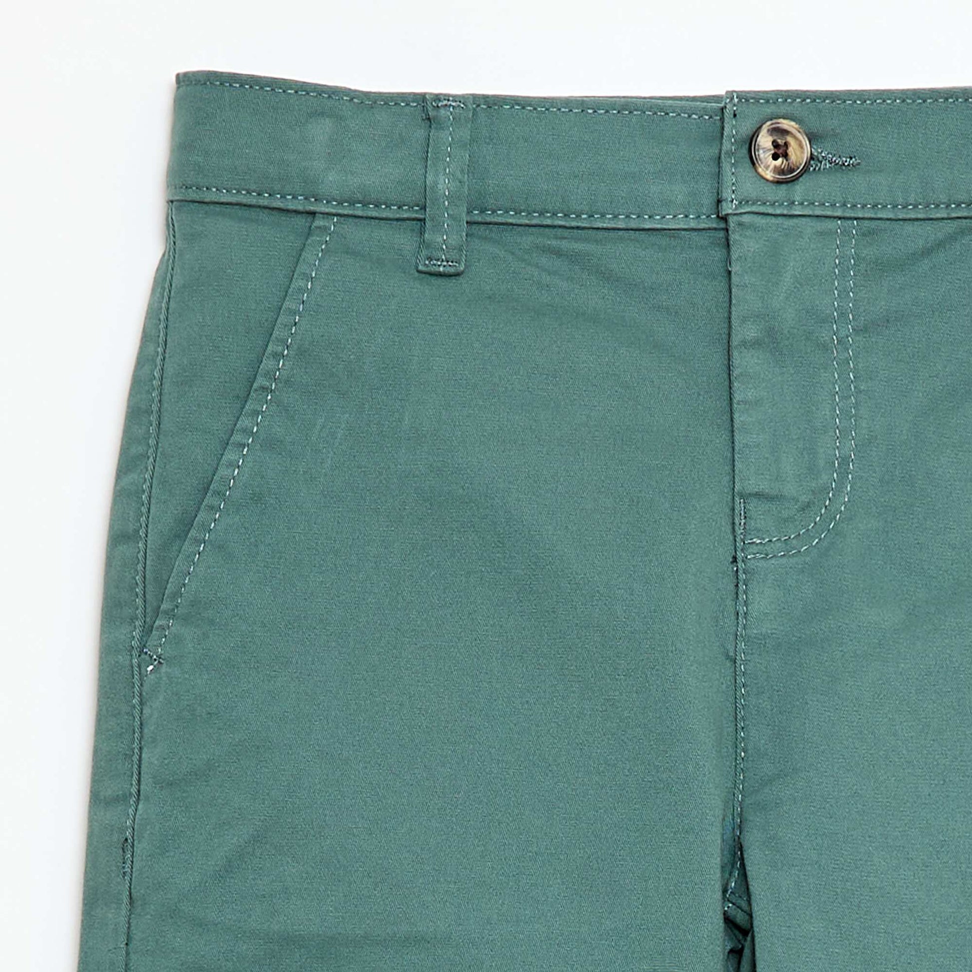 Bermuda chino en twill VERT