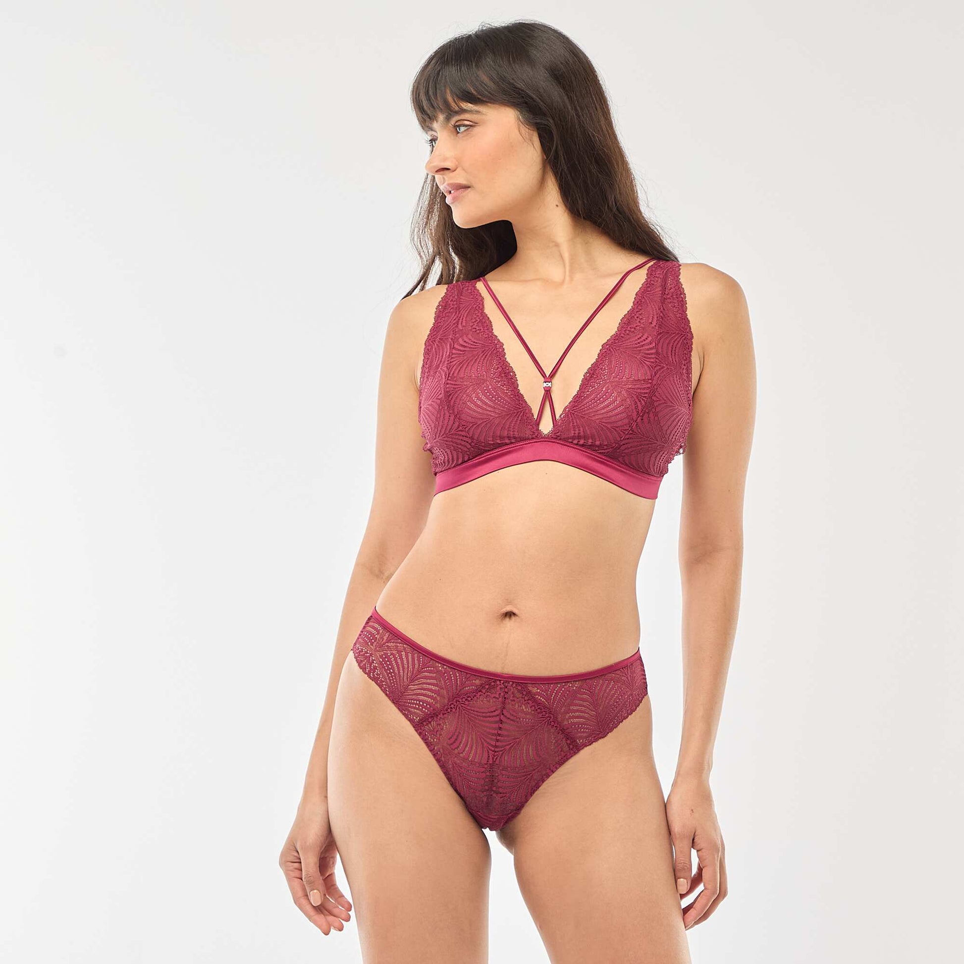 Soutien-gorge triangle en dentelle feuillage transparente BORDEAUX