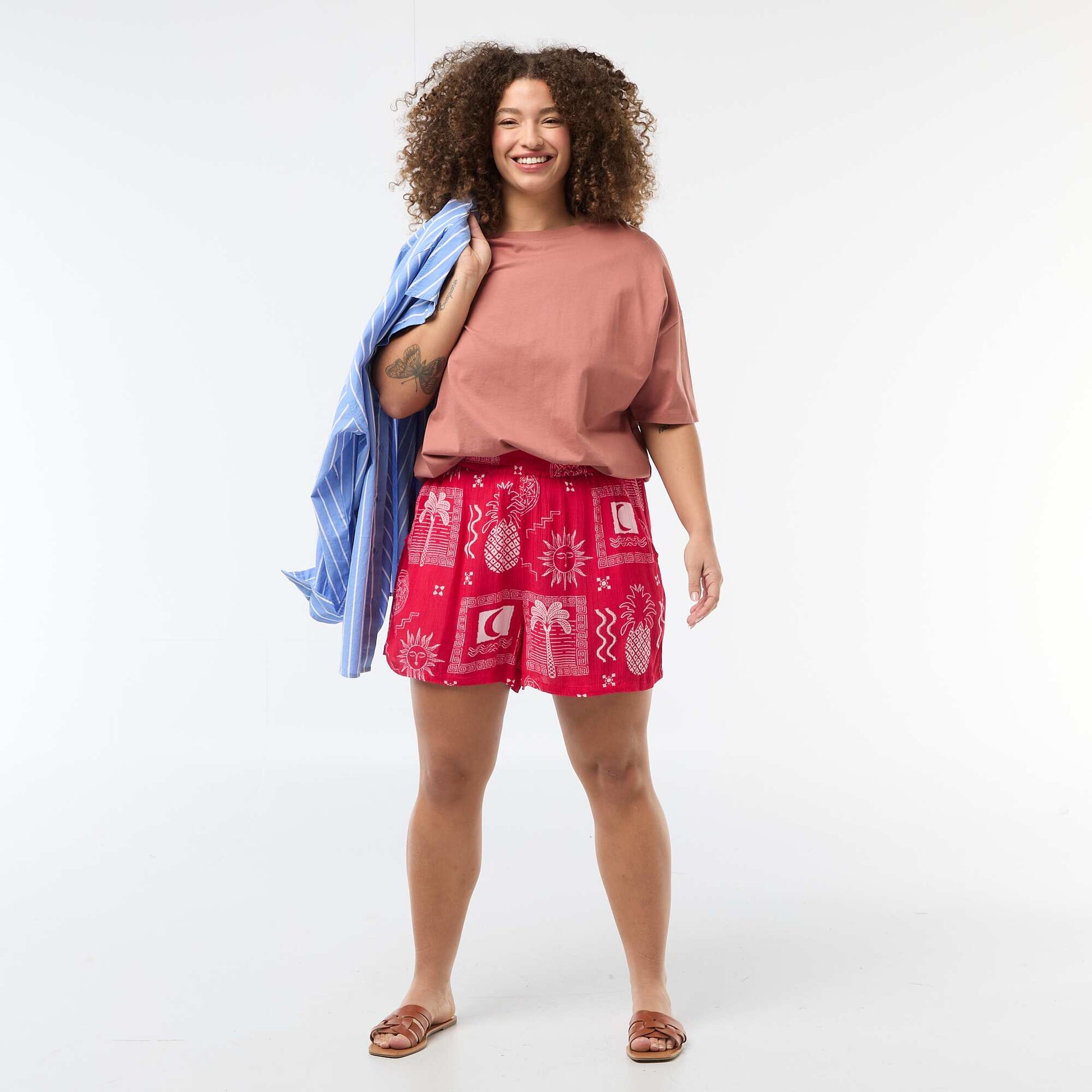 Short à motif avec 2 poches ROUGE