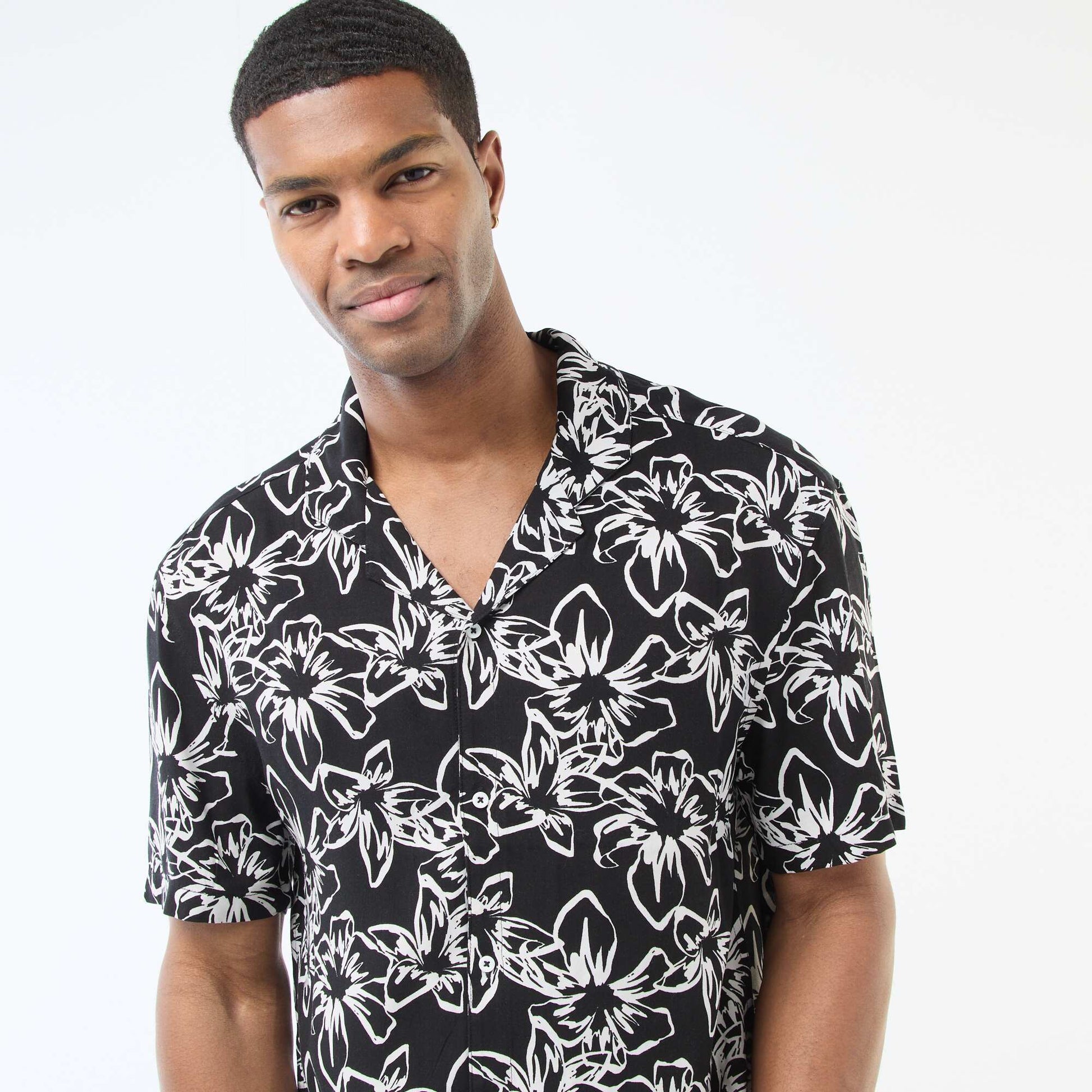 Chemise à manches courtes légère avec motif NOIR