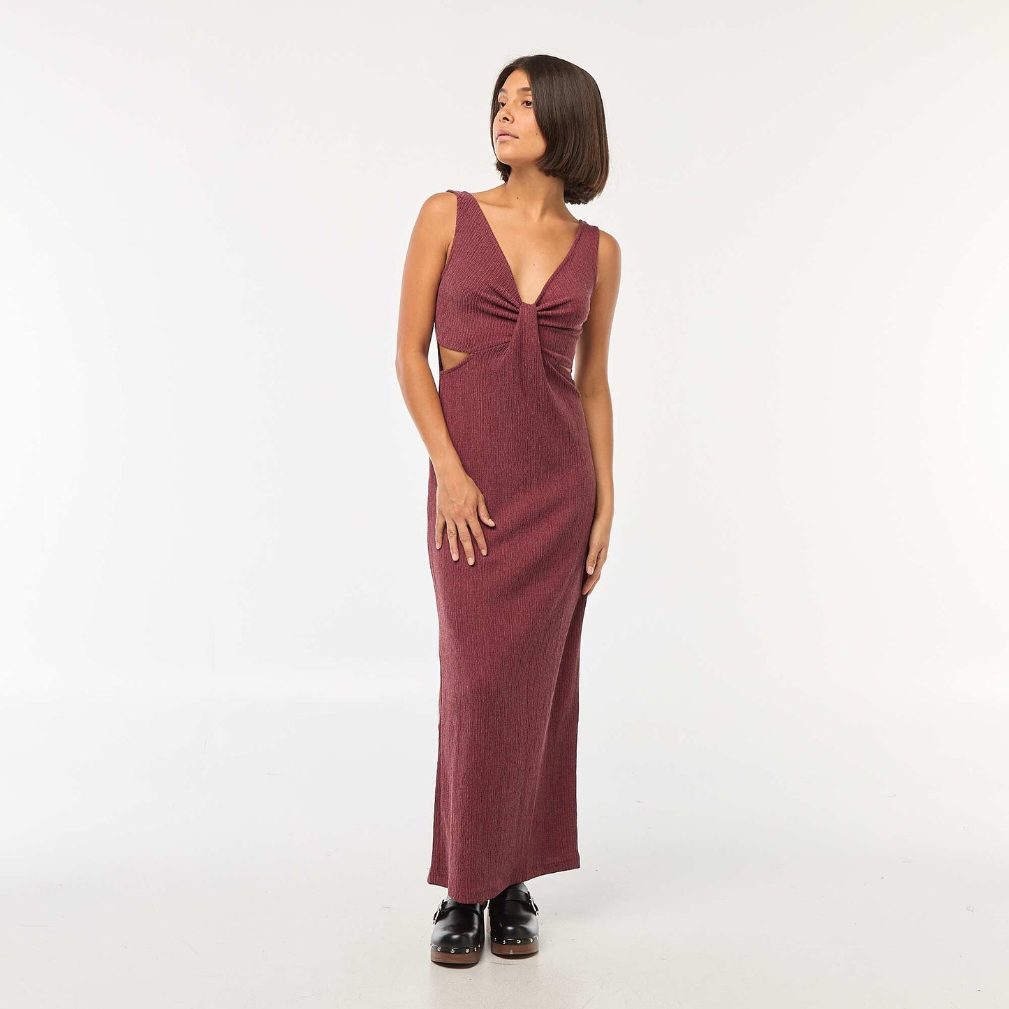 Robe midi en matière gaufrée ajourée sur les côtés ROUGE