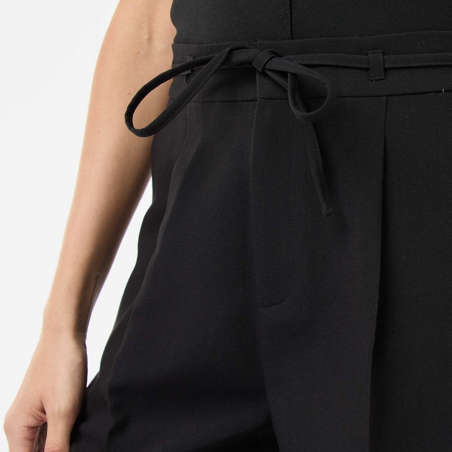 Pantalon large avec lien ceinture NOIR