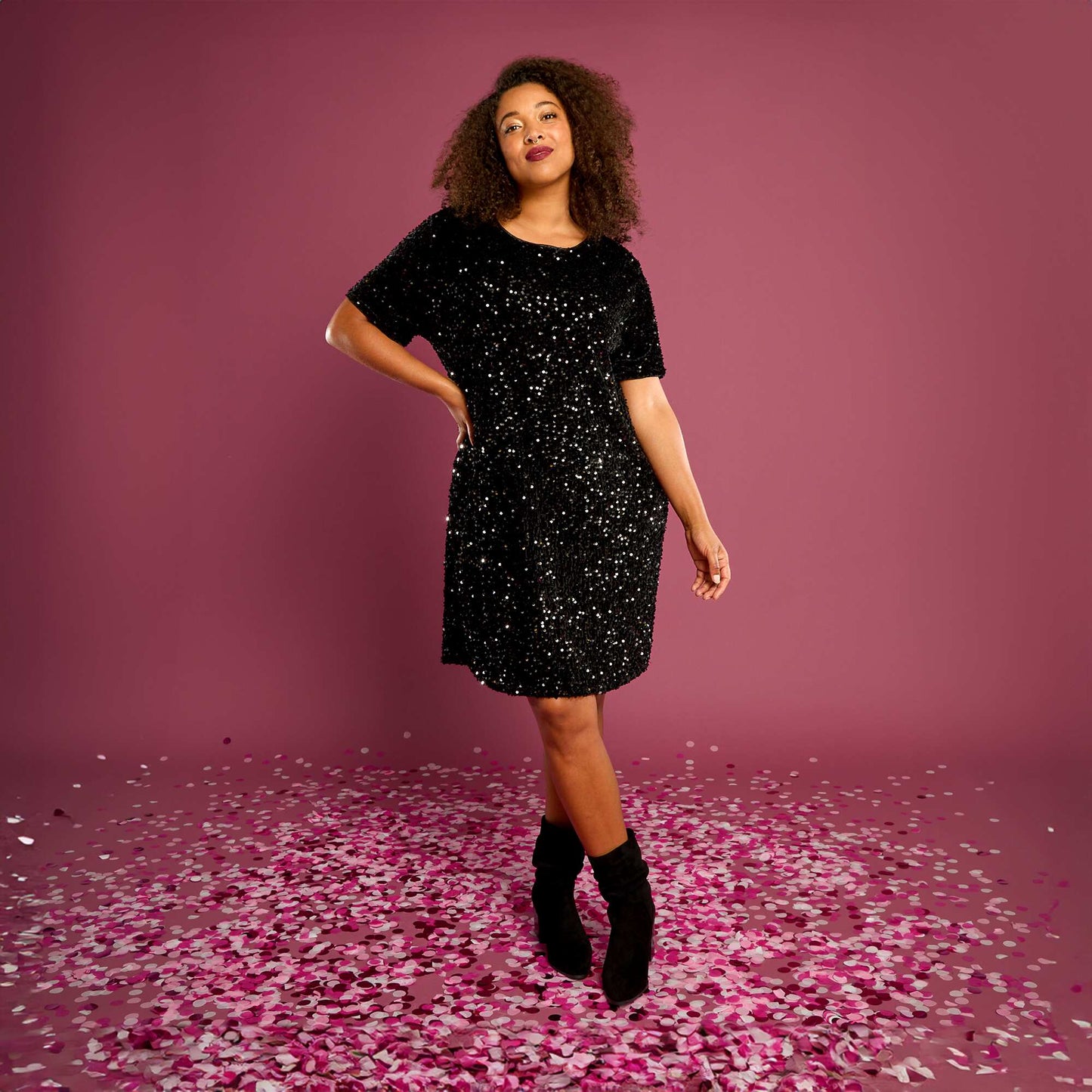Robe courte à sequins NOIR