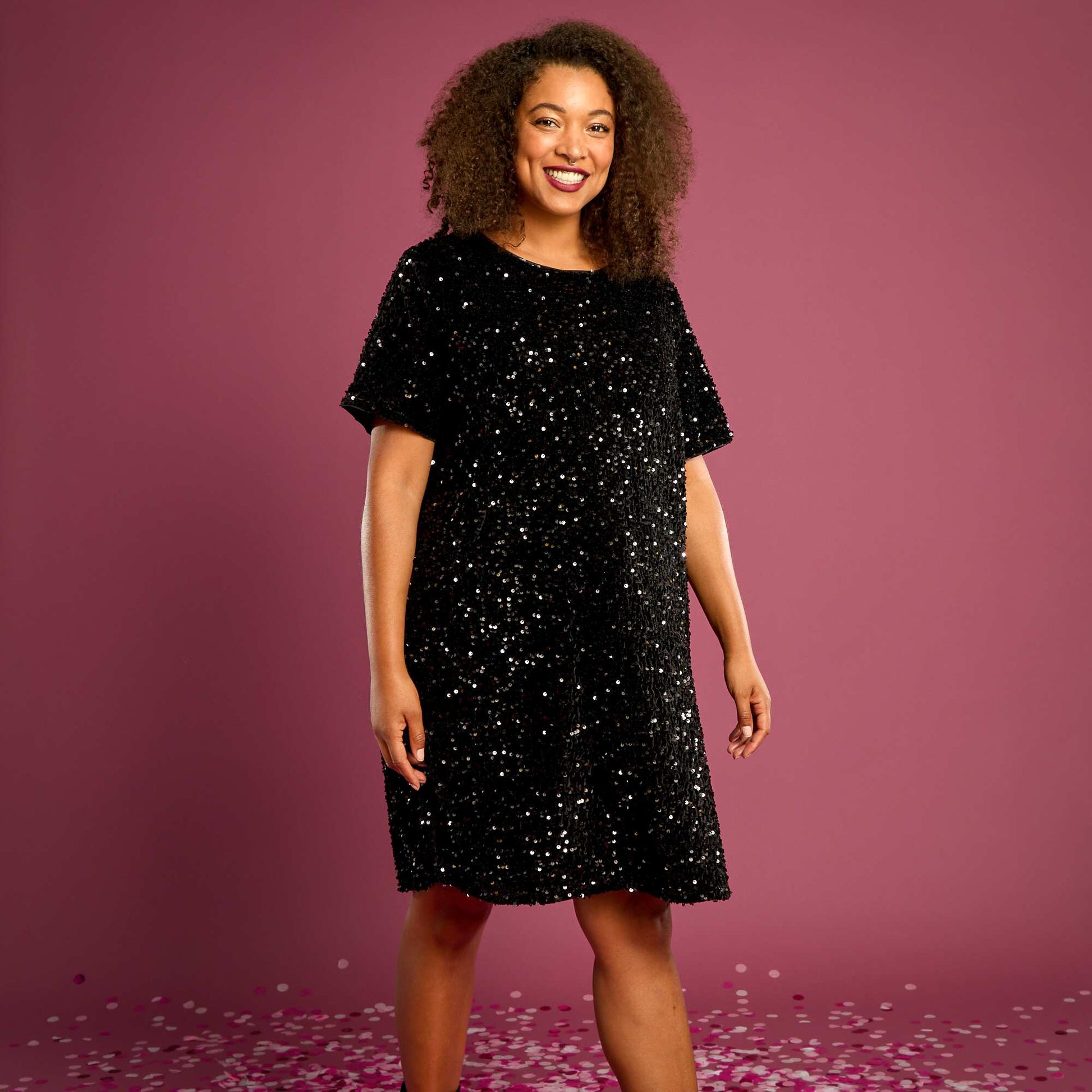 Robe courte à sequins NOIR