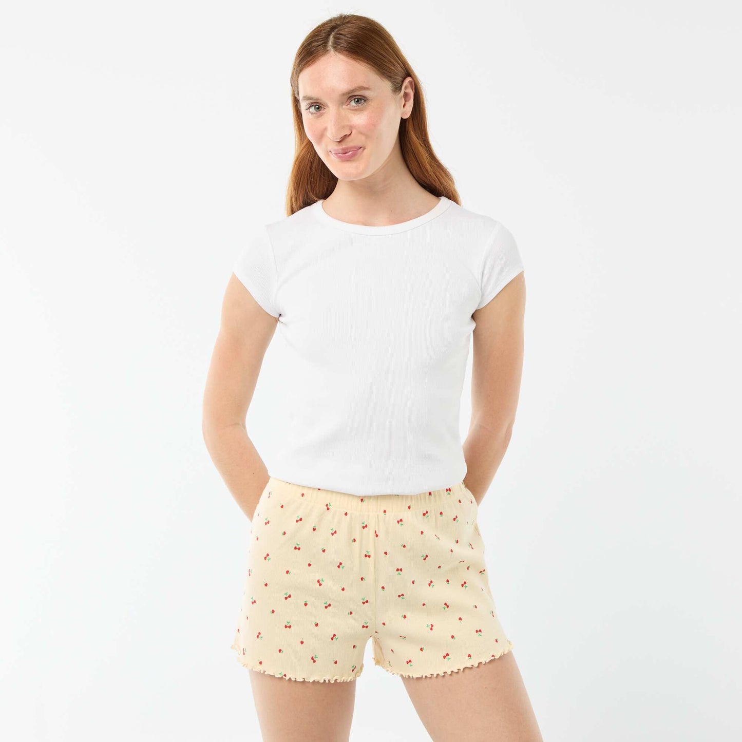 Short court de pyjama 'cerise' all-over en coton JAUNE