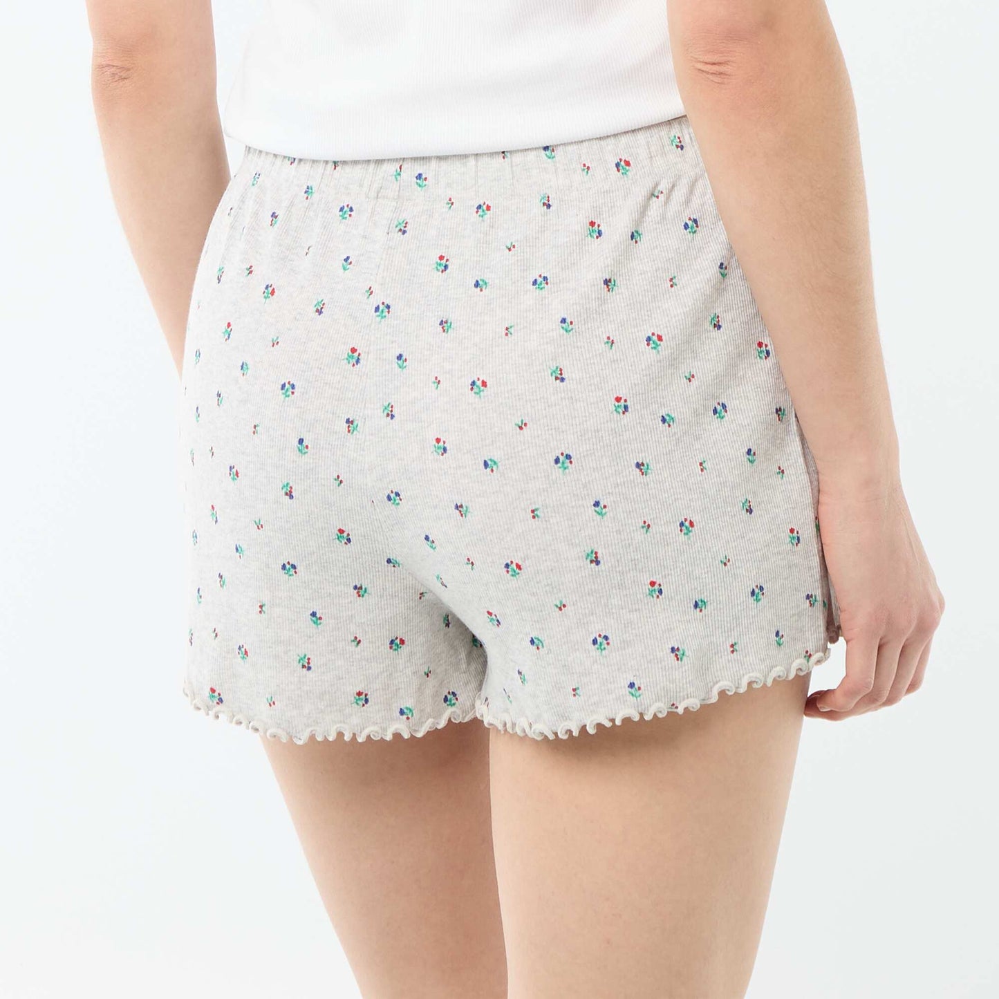 Short court de pyjama 'fleurs' all-over en coton GRIS