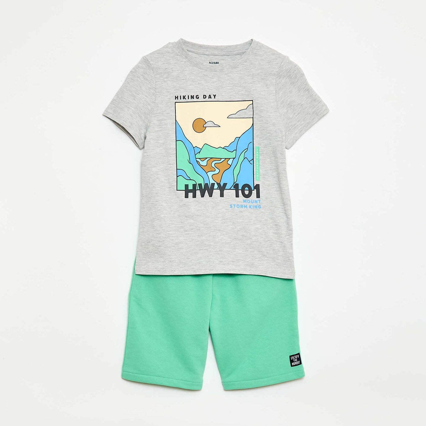 Ensemble short + T-shirt  avec imprimé poitrine GRIS