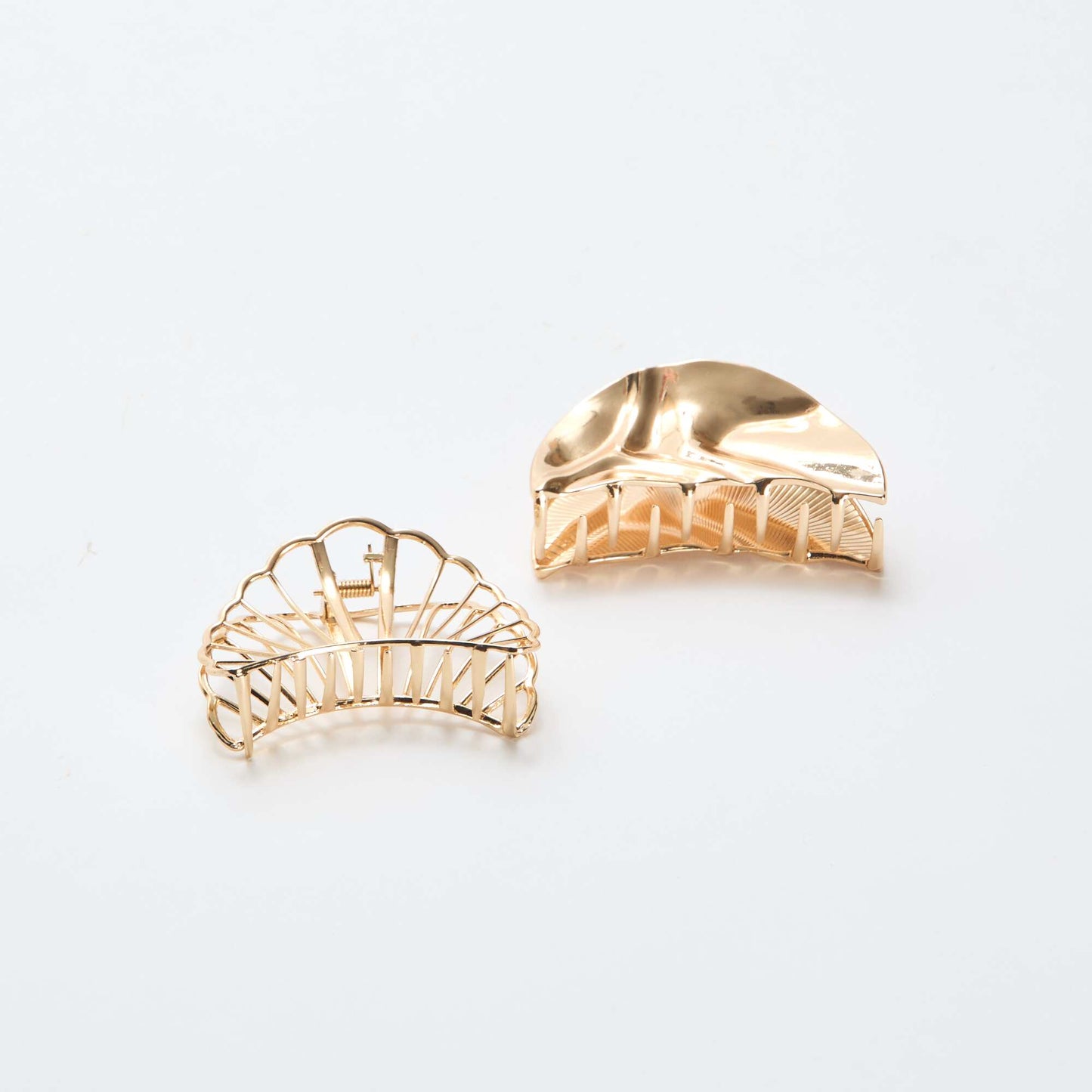 Grande pince forme coquillage JAUNE