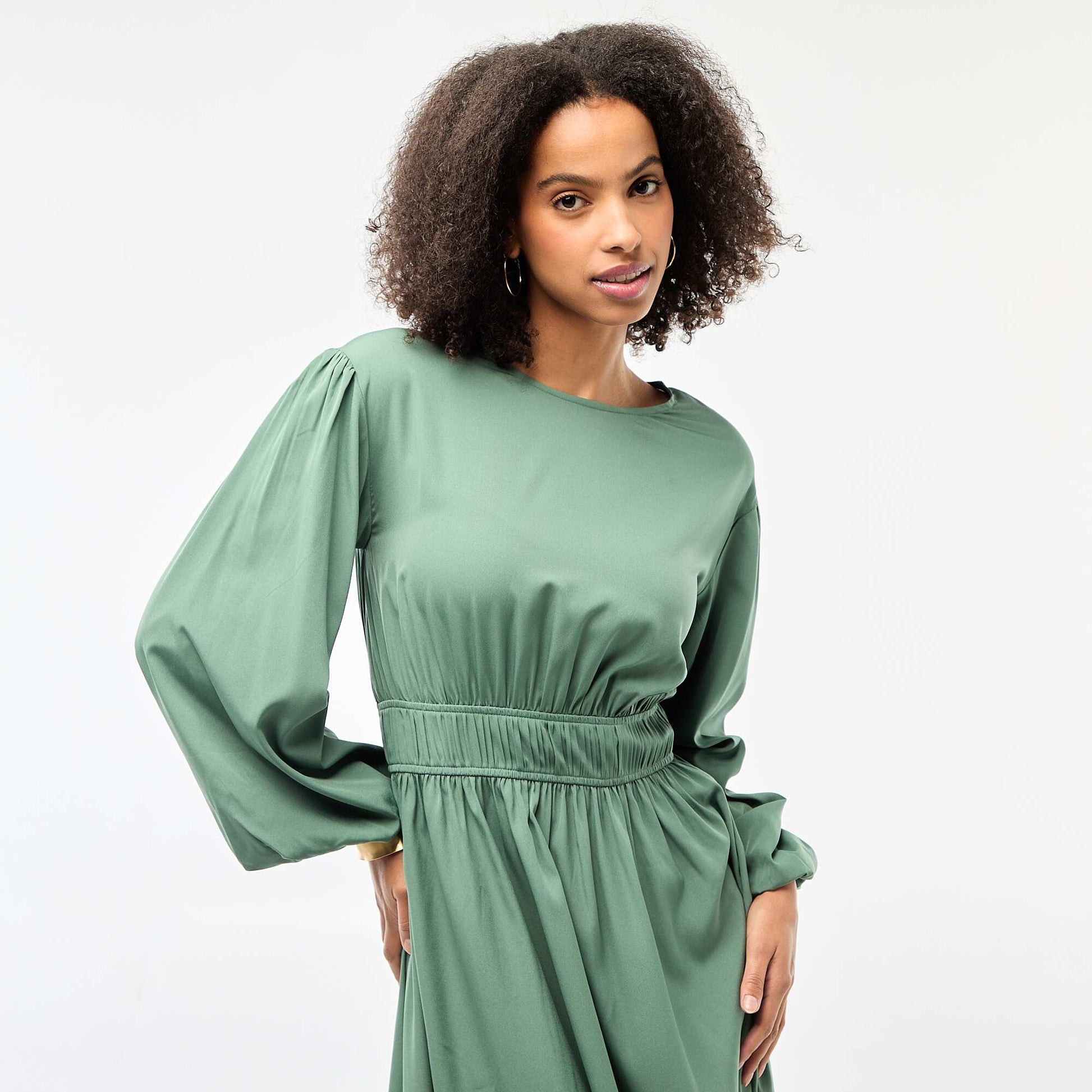 Robe longue satinée manches ballon VERT