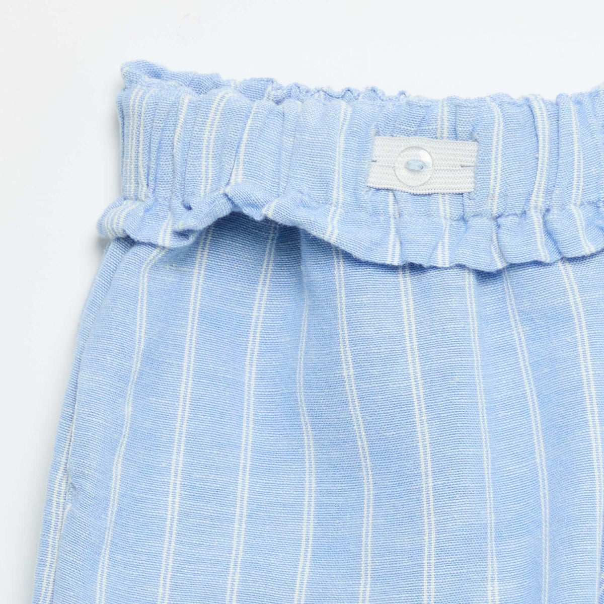 Short uni avec nœud fantaisie BLEU