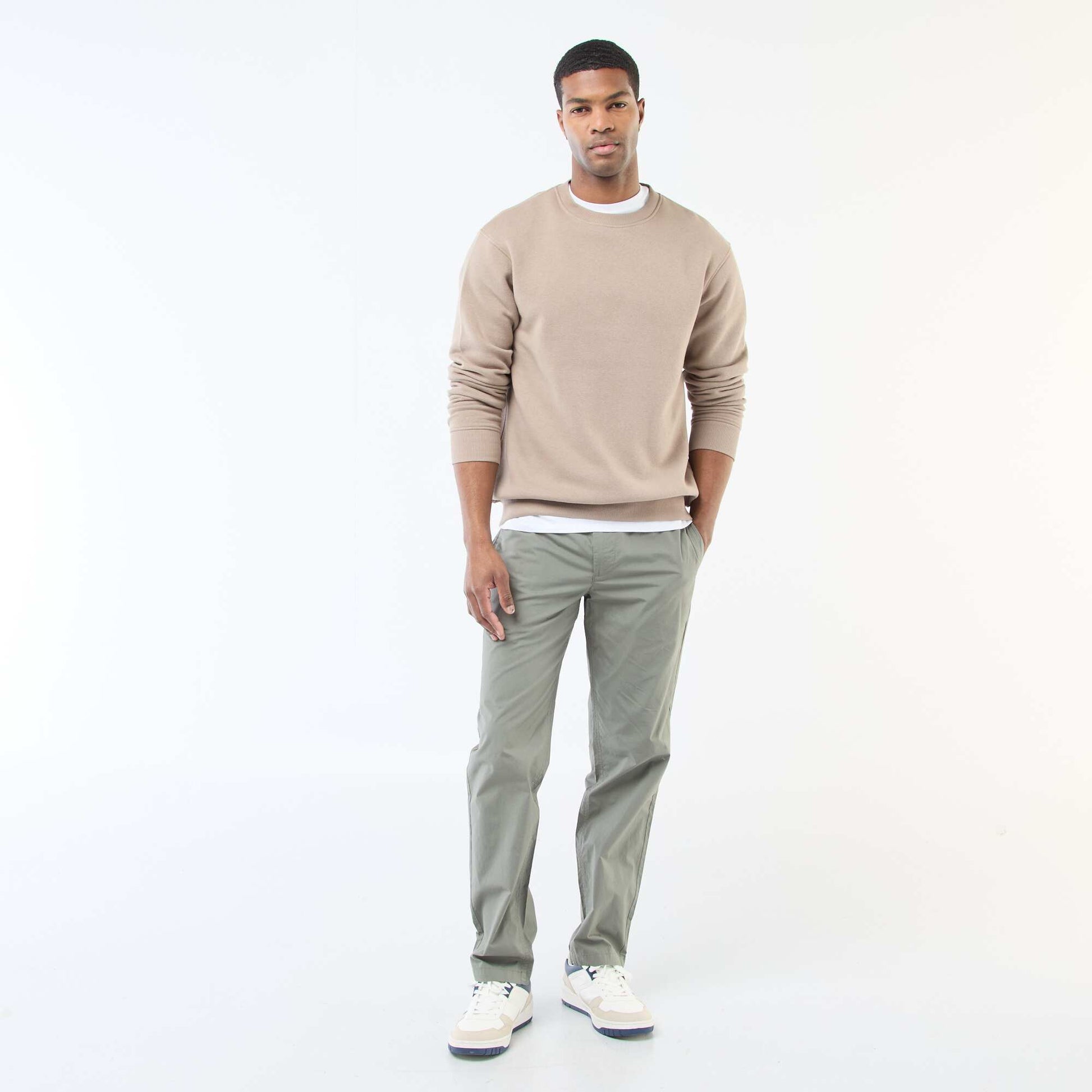Pantalon regular en popeline craquante KAKI