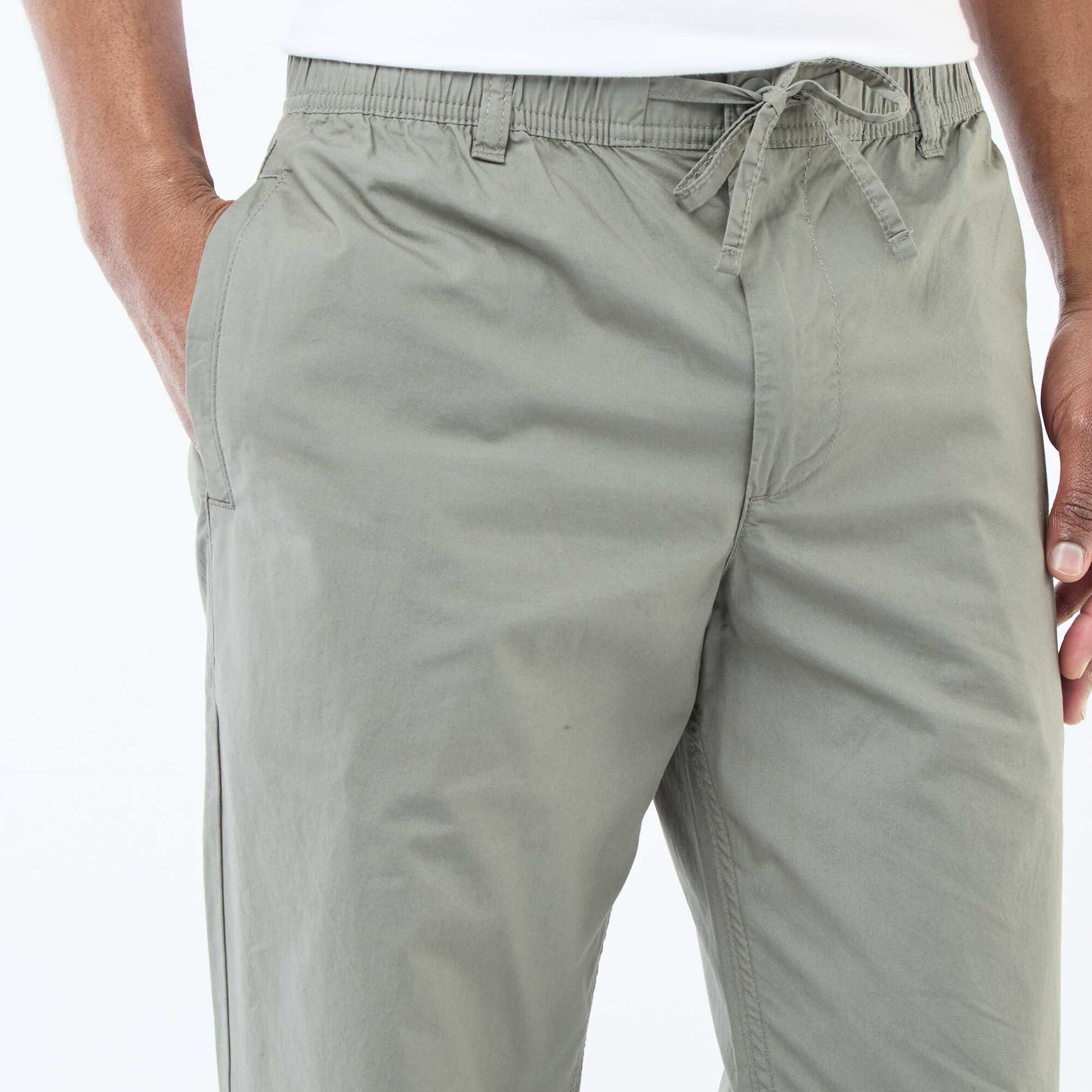 Pantalon regular en popeline craquante KAKI
