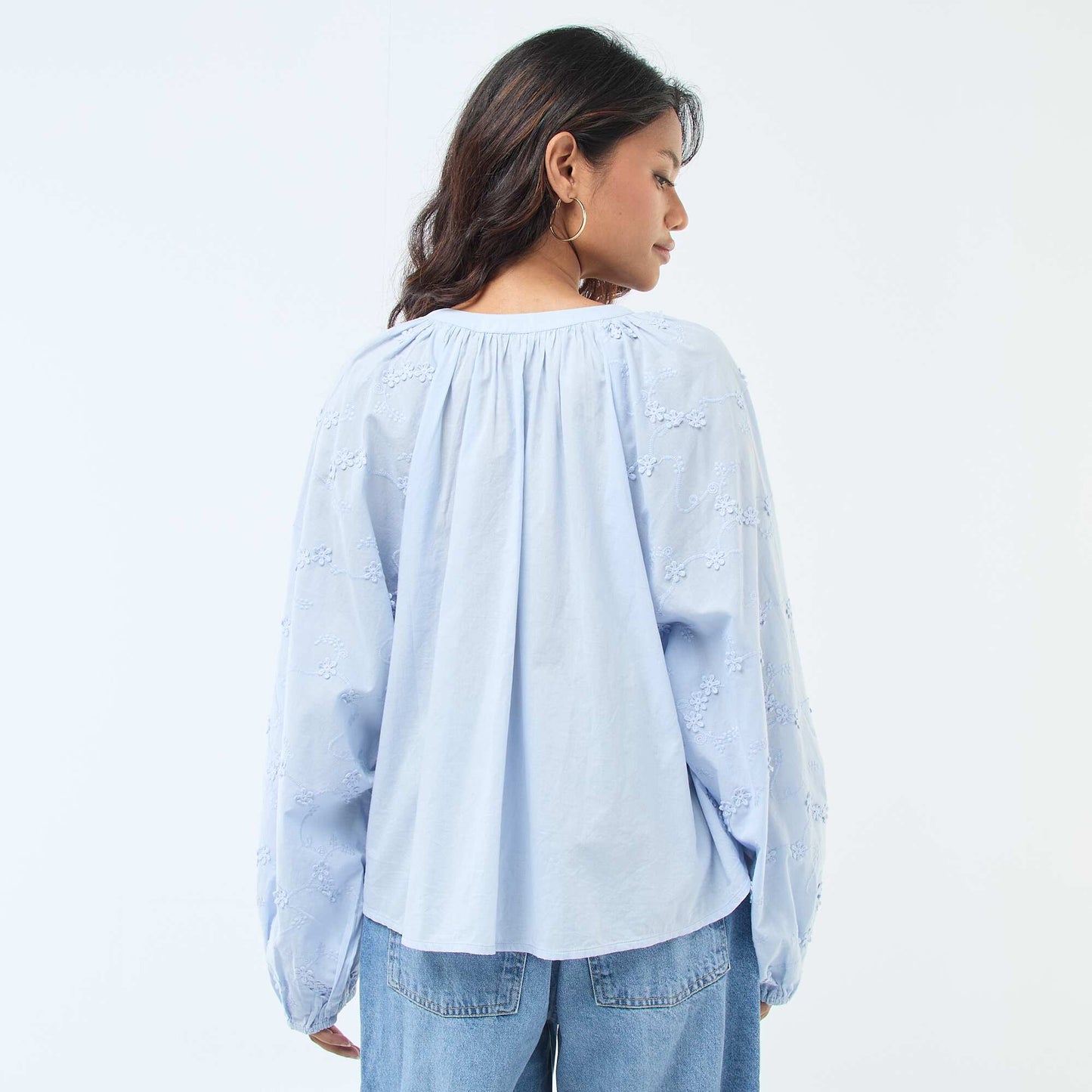 Blouse avec broderies fleurs BLEU