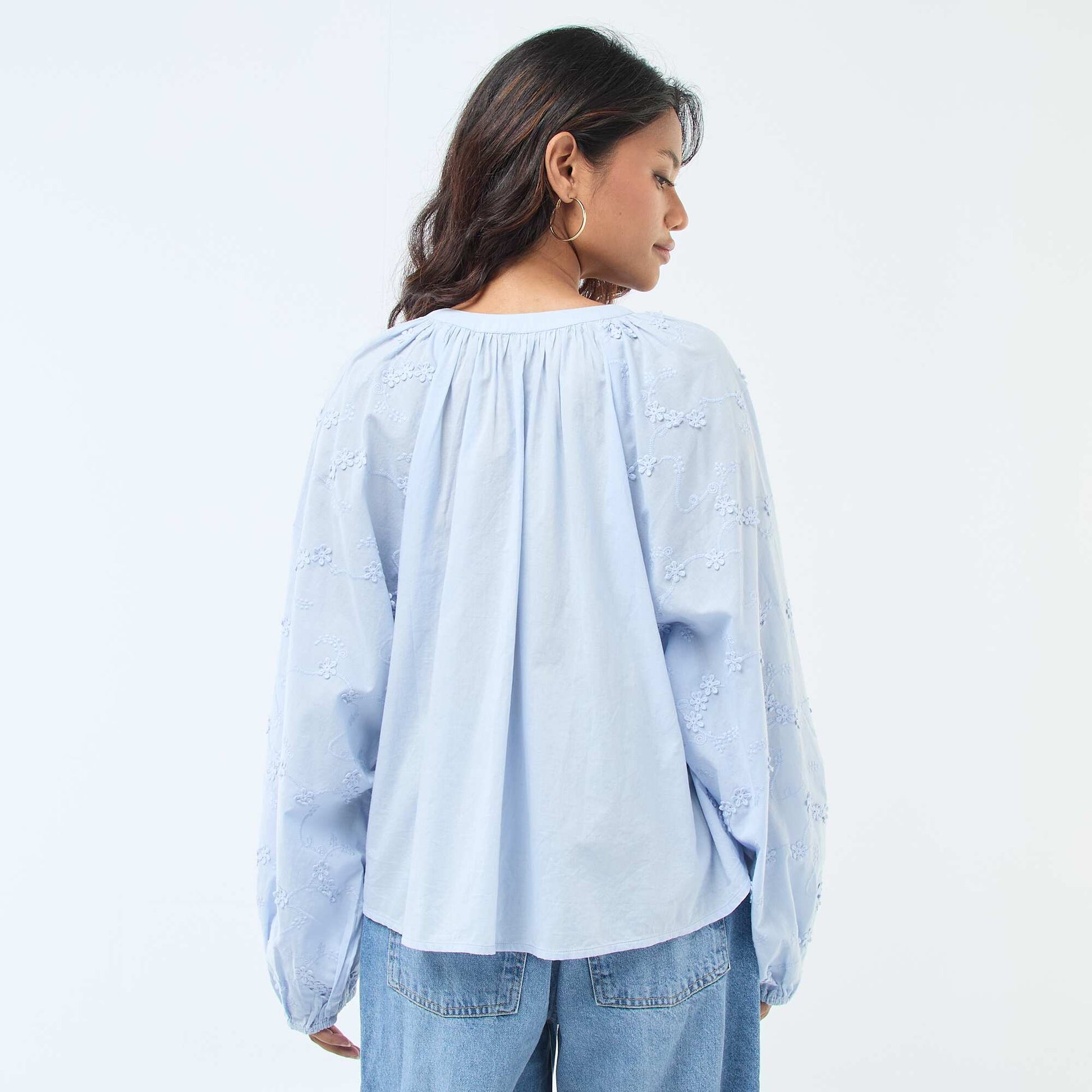 Blouse avec broderies fleurs BLEU