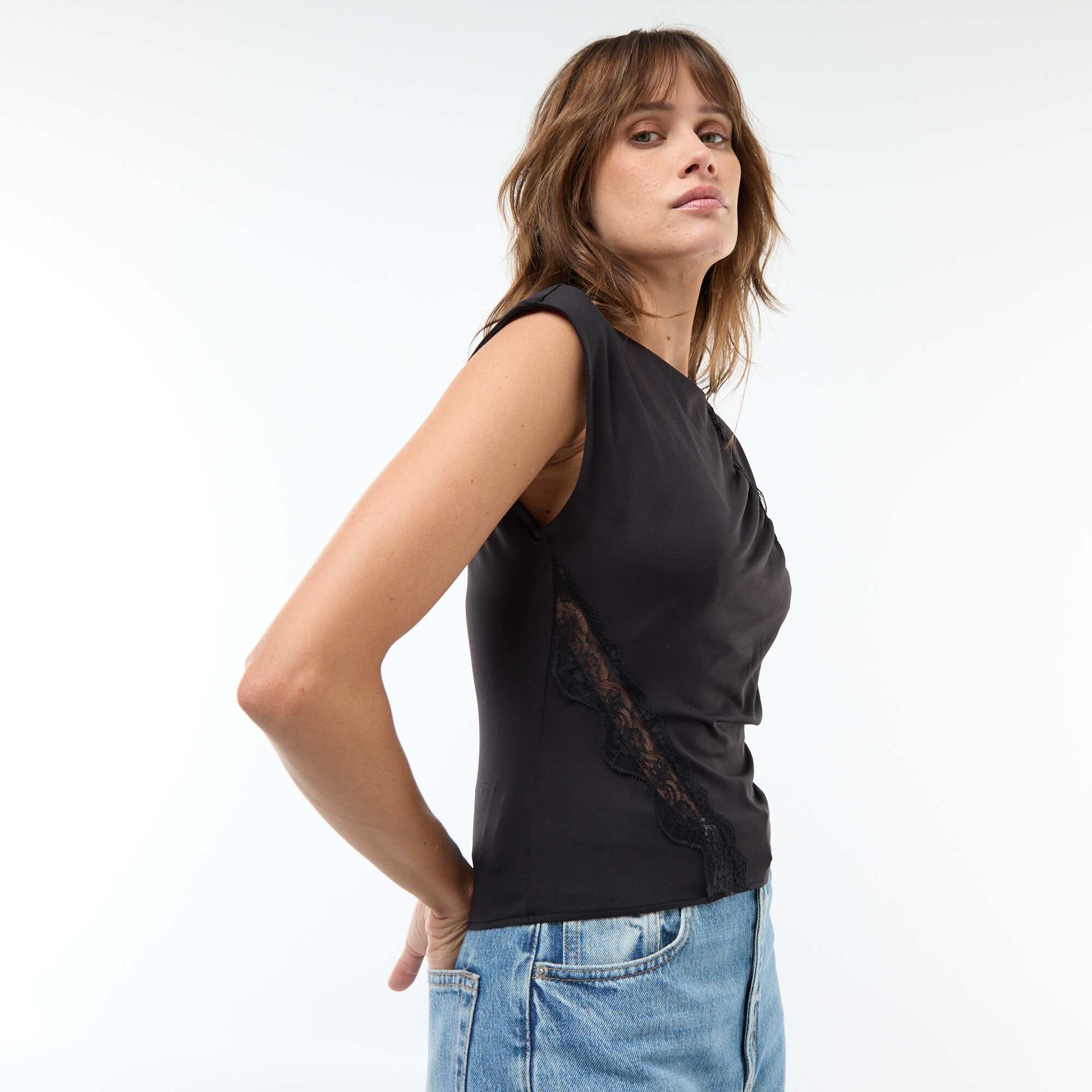 T-shirt sans manches dentelles devant NOIR