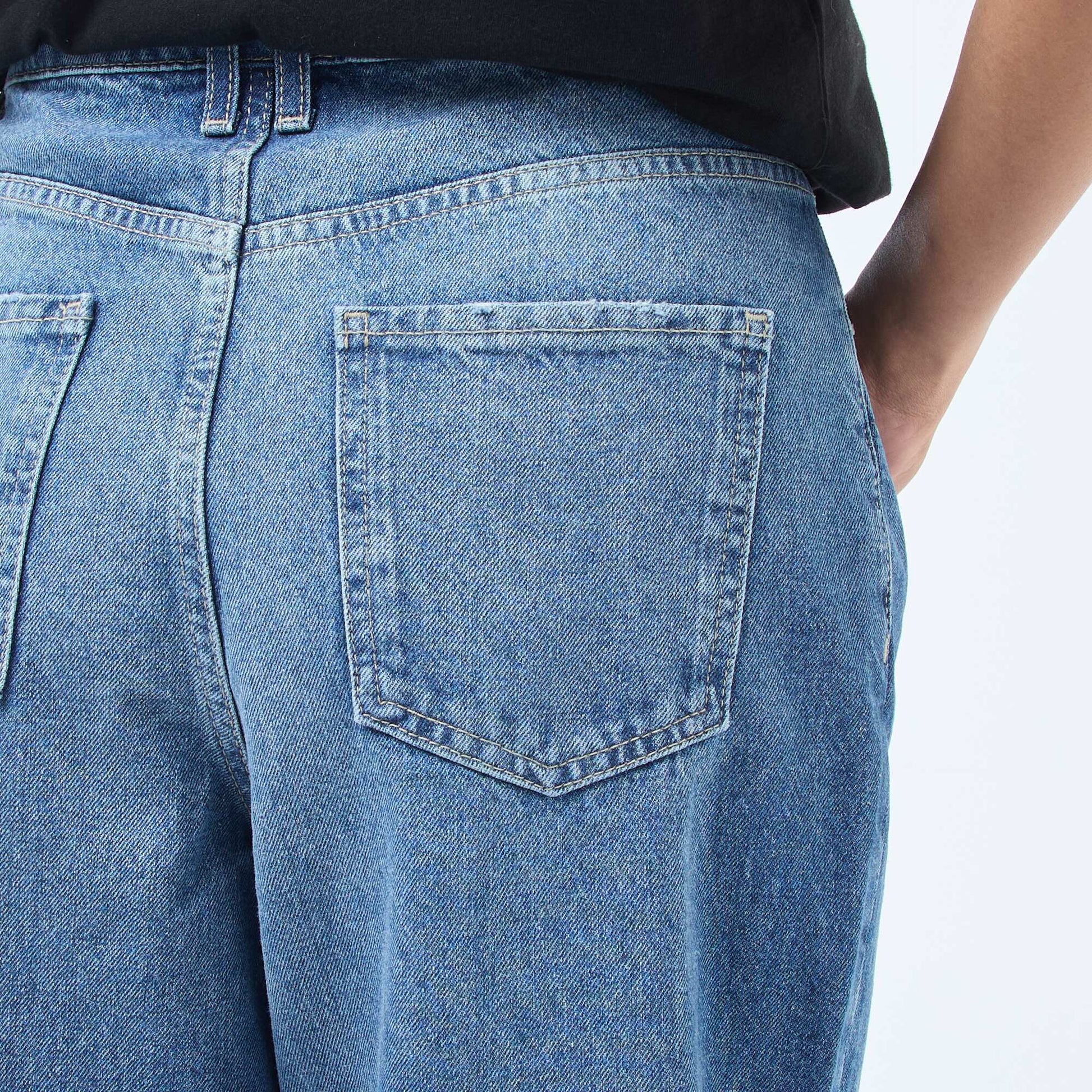 Jean large avec revers BLEU