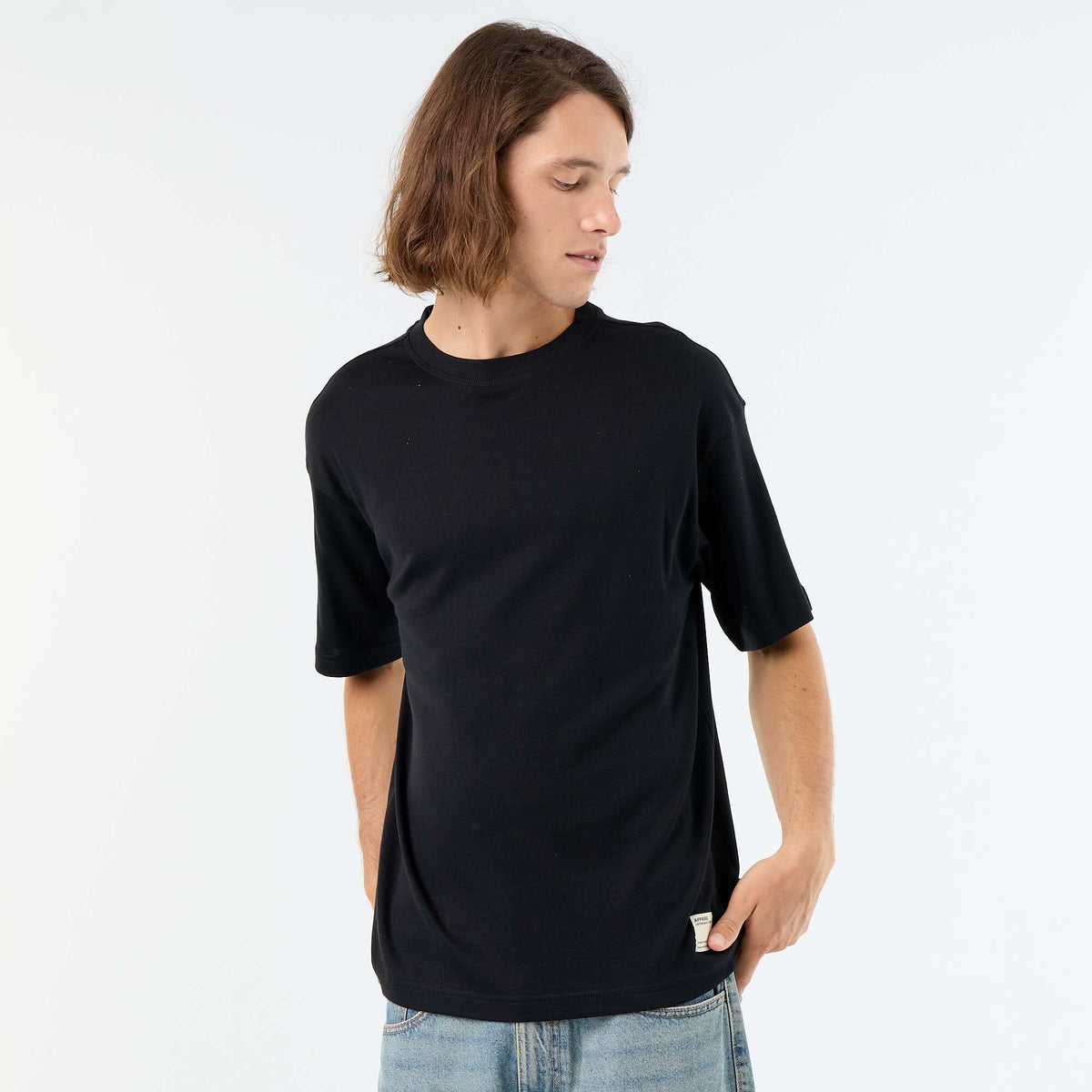 Tee-shirt uni à manches courtes et col rond NOIR