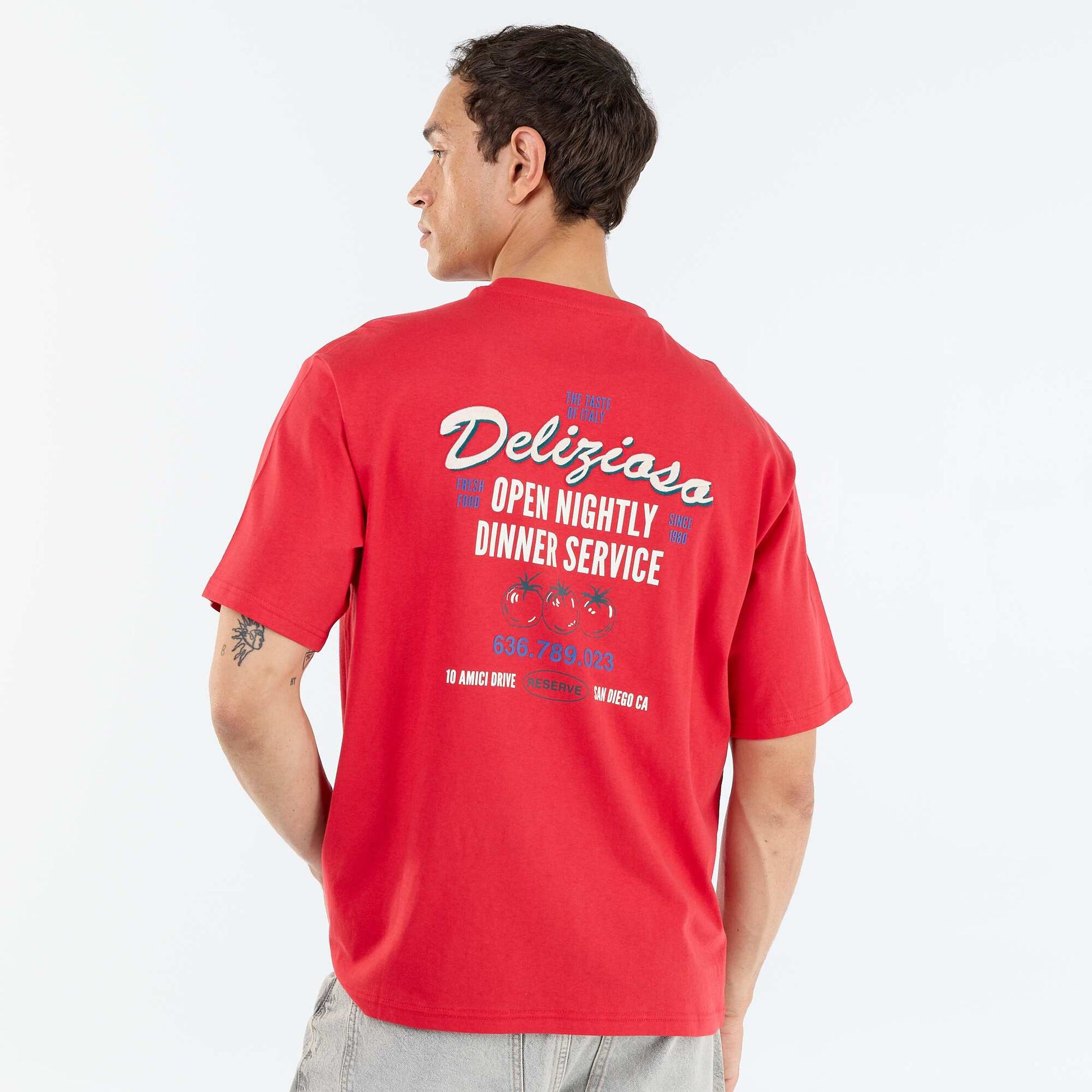 T-shirt à manches courtes avec imprimés et broderies recto/verso ROUGE