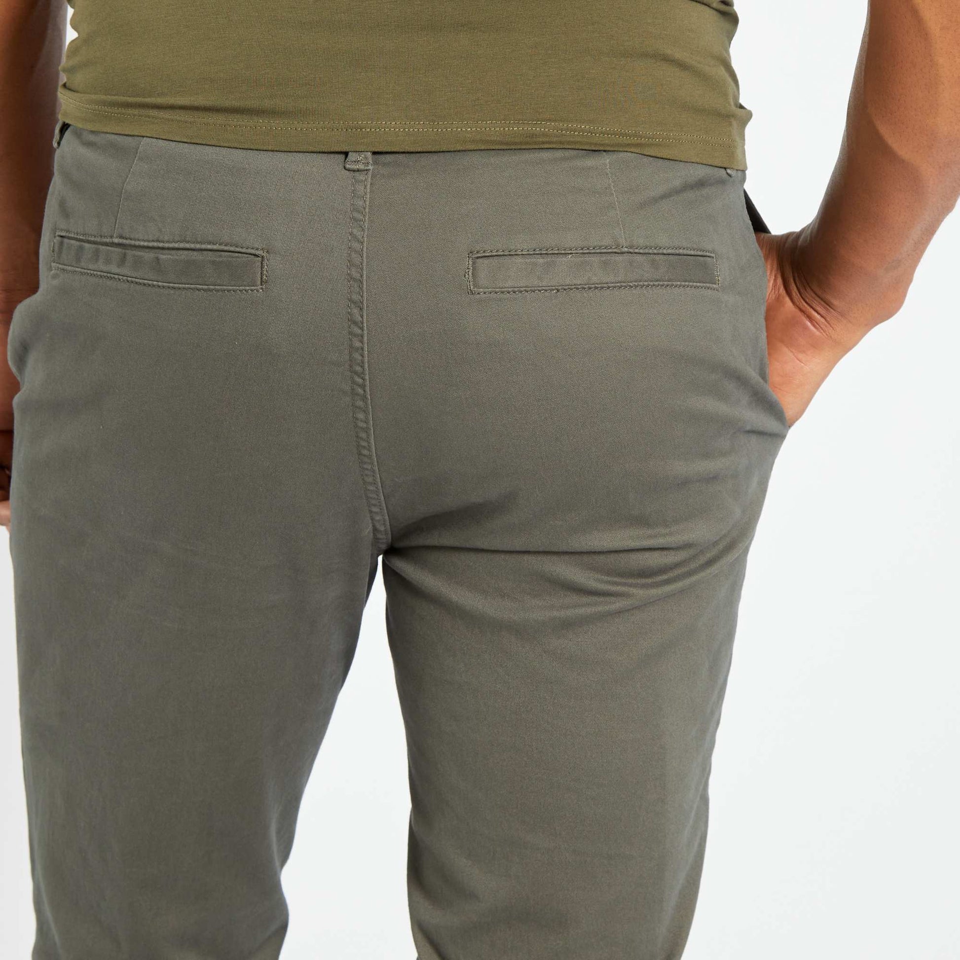 Pantalon chino slim VERT FONCé