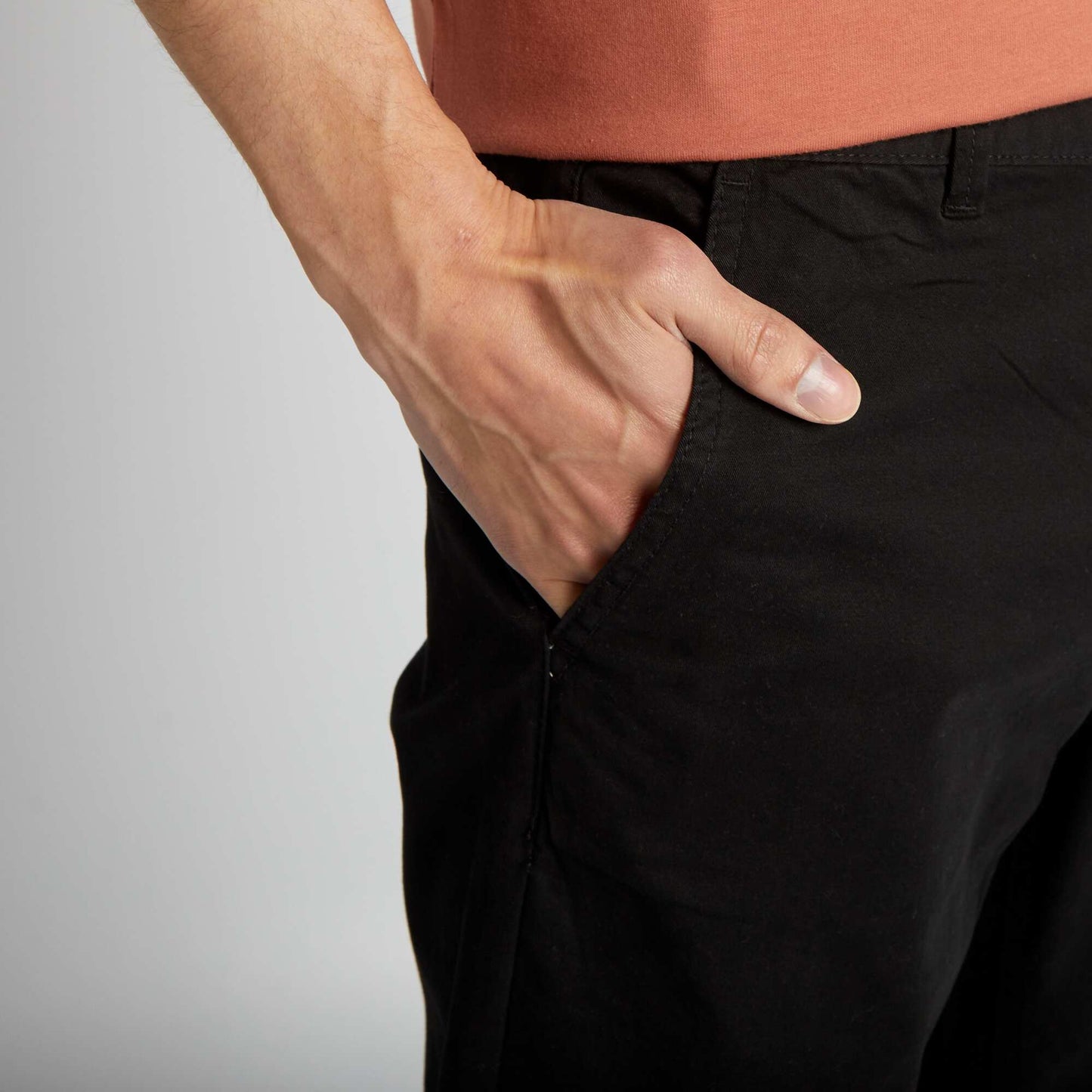 Pantalon chino slim NOIR