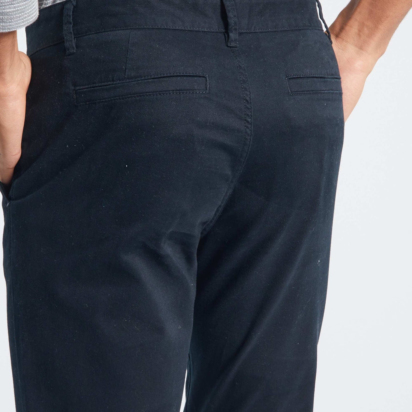 Pantalon chino slim NOIR