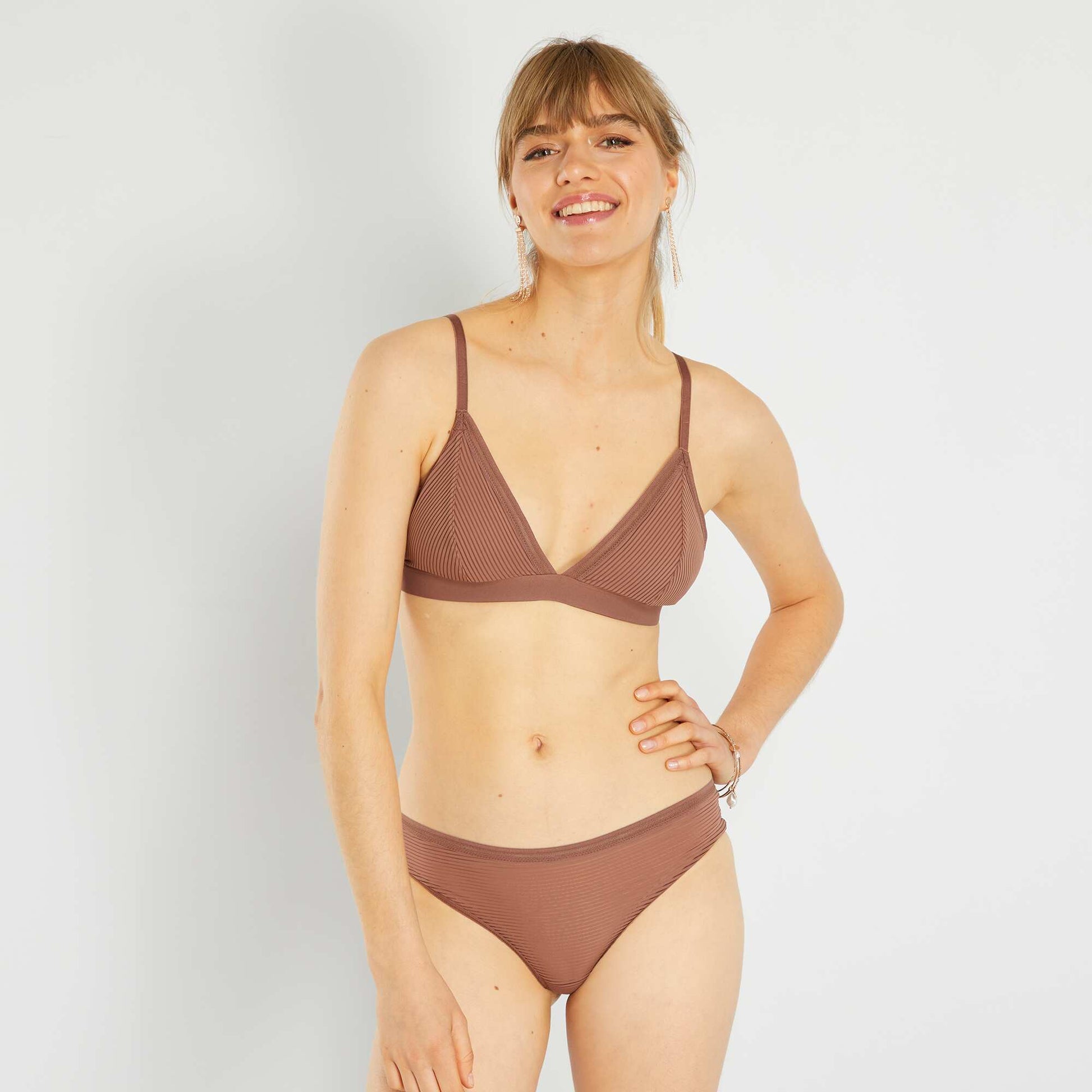 Tanga microfibre MARRON