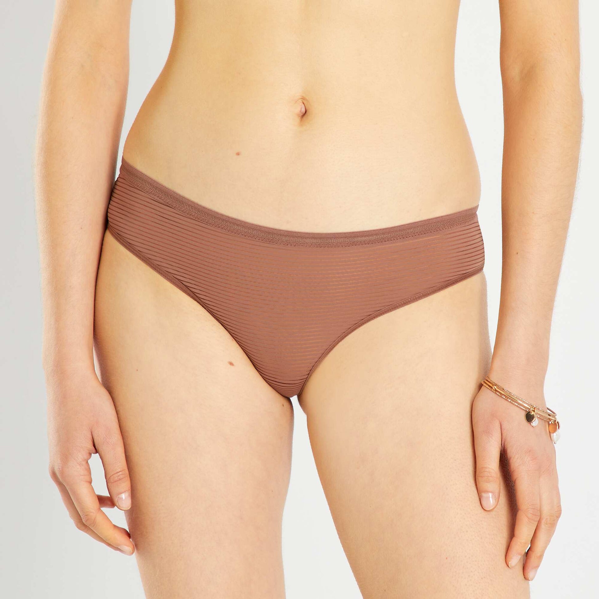 Tanga microfibre MARRON