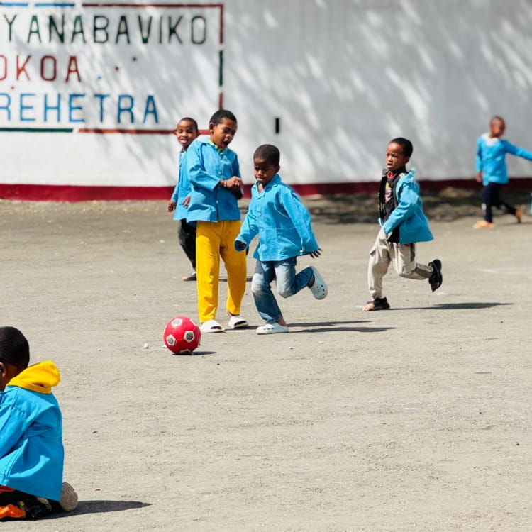 Avec AKAMASOA, agir pour l'enfance​
